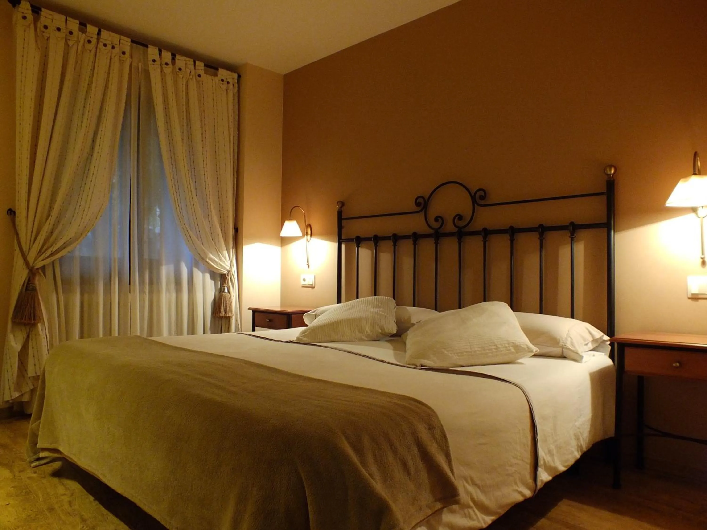 Photo of the whole room, Bed in Hotel Areulo