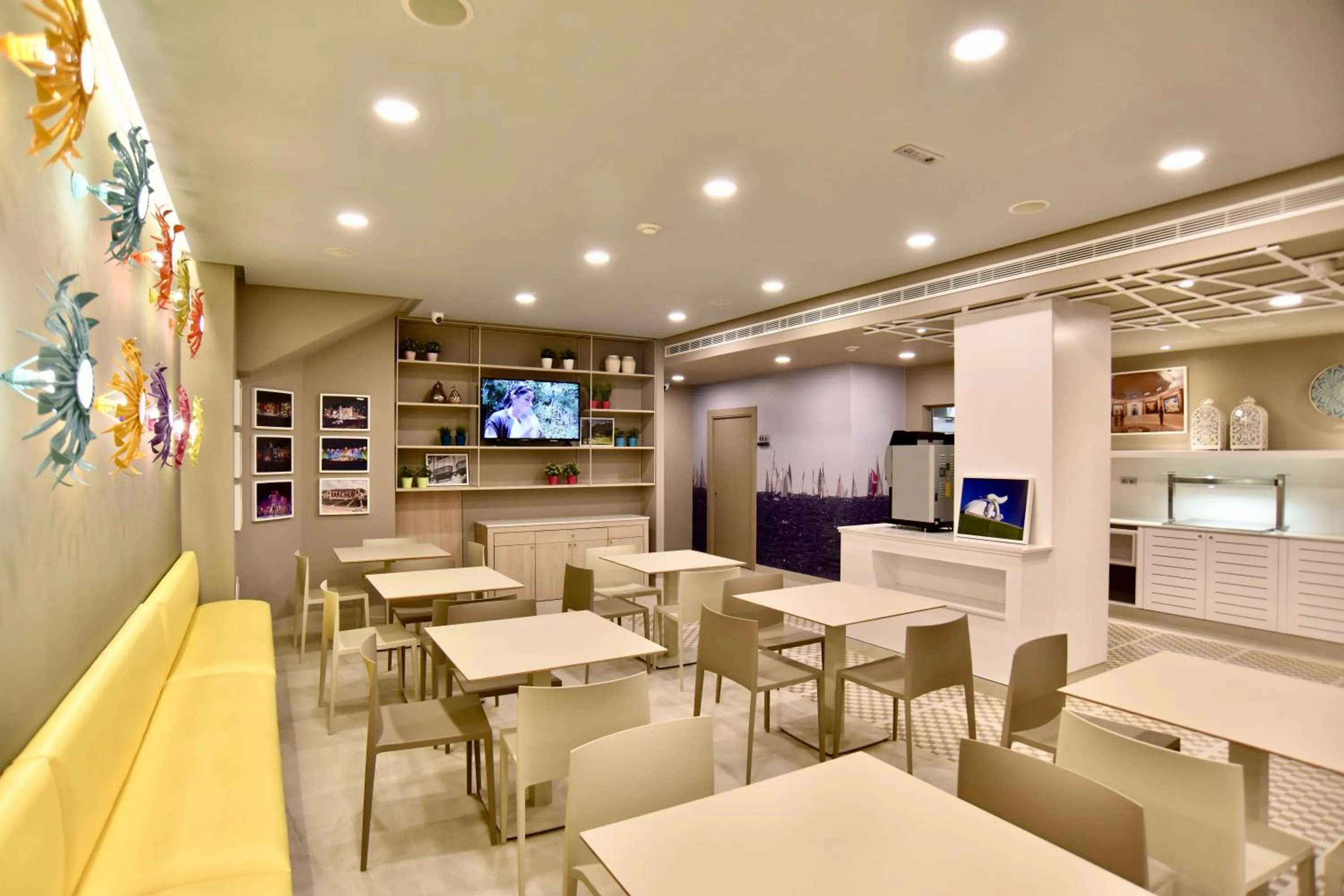 Restaurant/places to eat in TC Hotel Doña Luisa