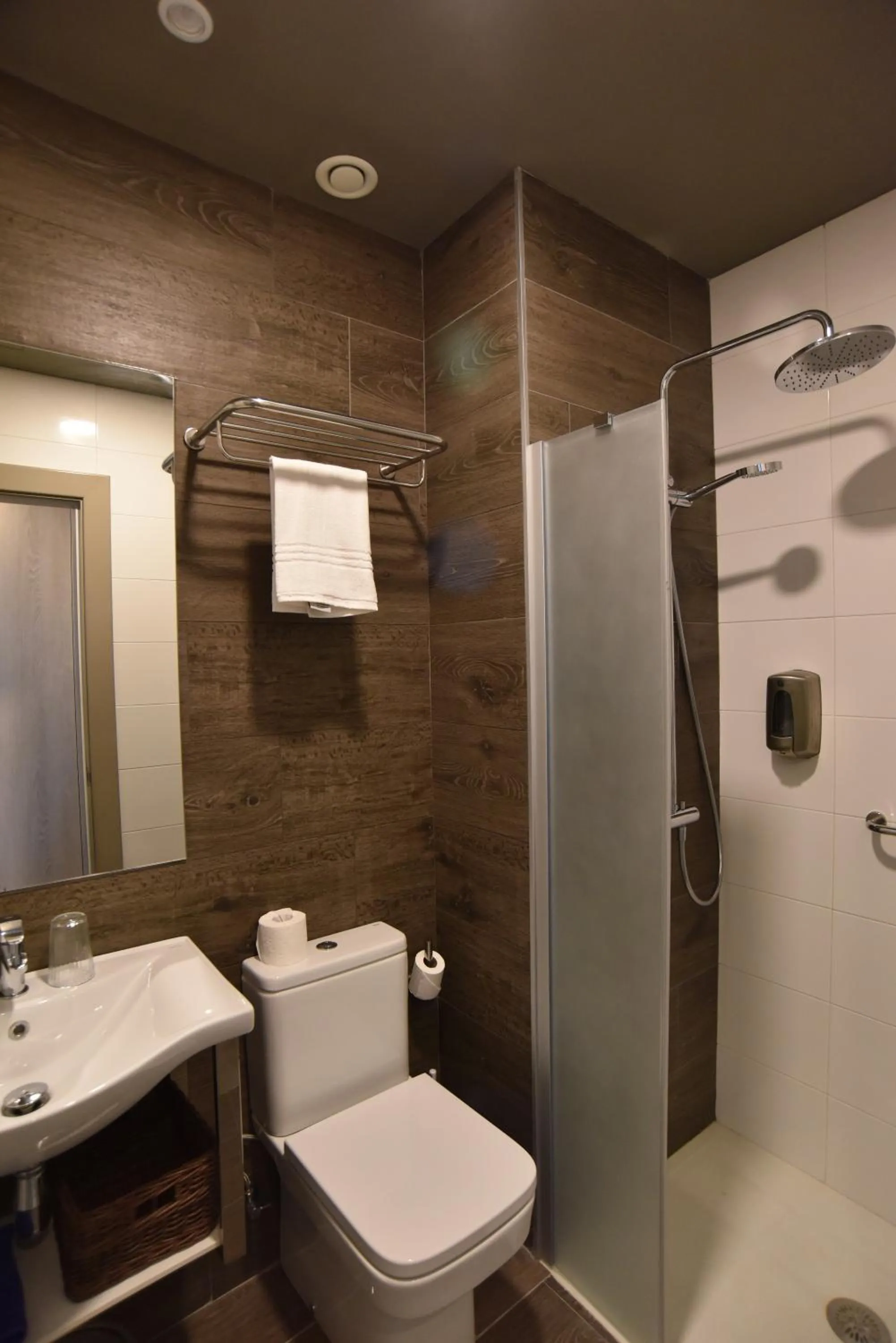 Shower in TC Hotel Doña Luisa