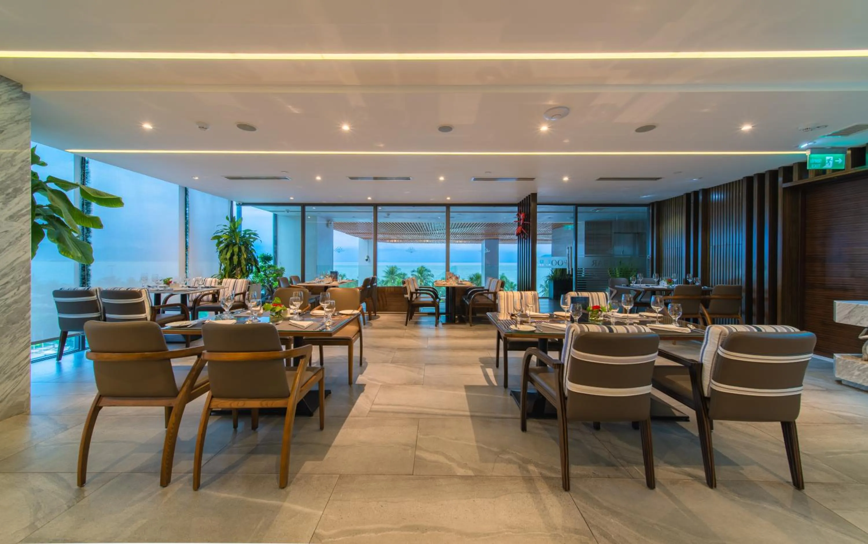 Restaurant/places to eat in Queen Ann Nha Trang Hotel