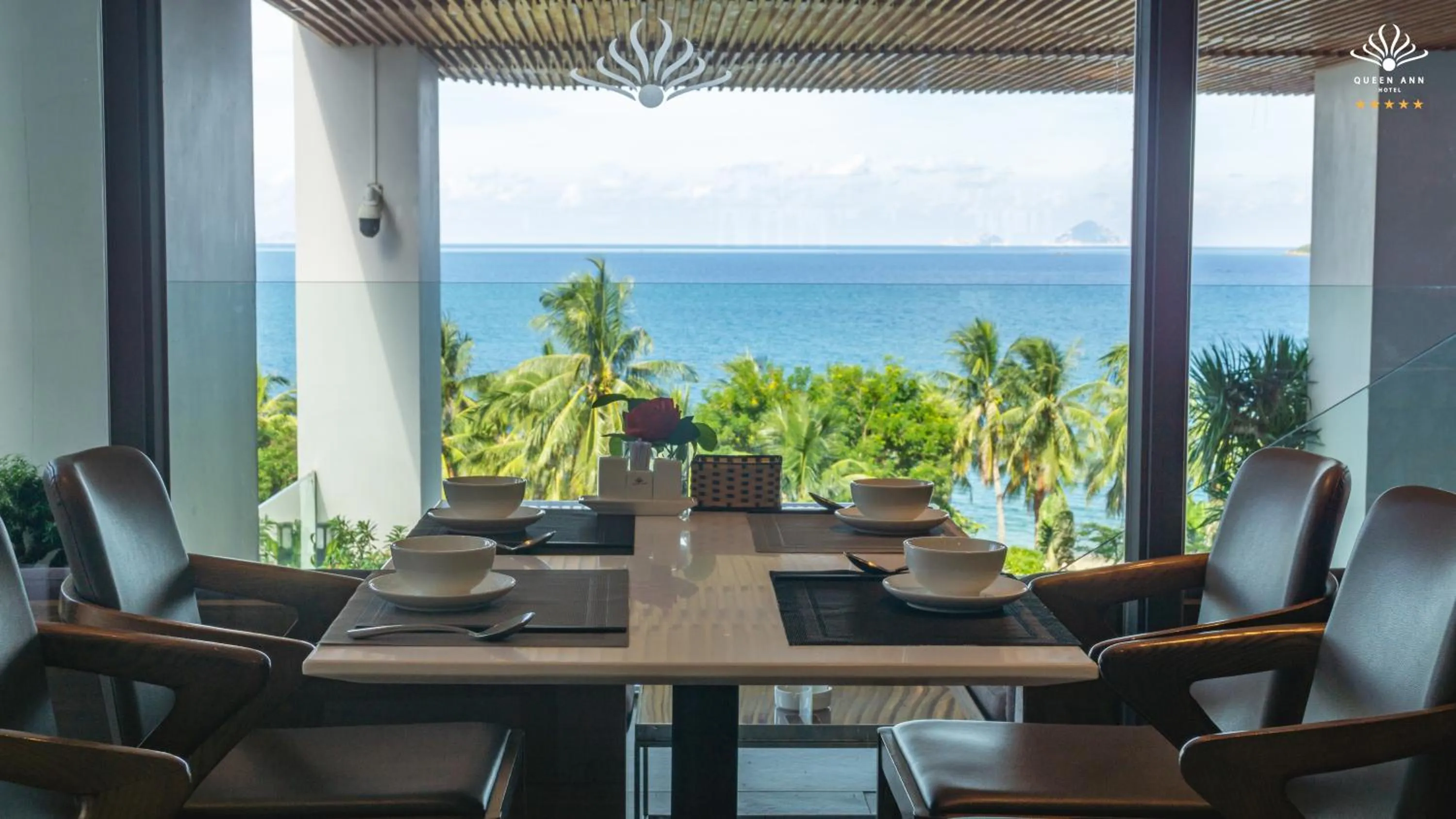 Restaurant/places to eat in Queen Ann Nha Trang Hotel