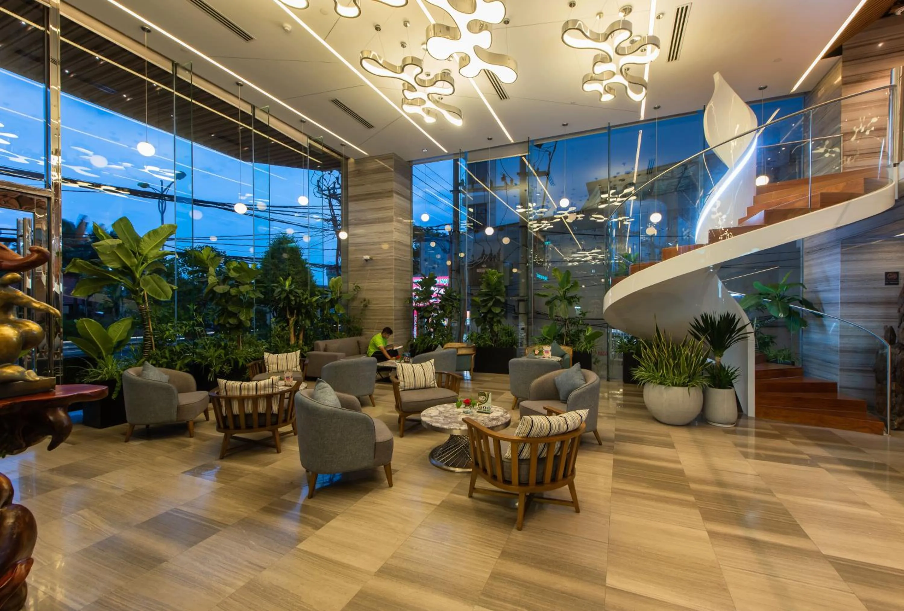 Restaurant/places to eat in Queen Ann Nha Trang Hotel