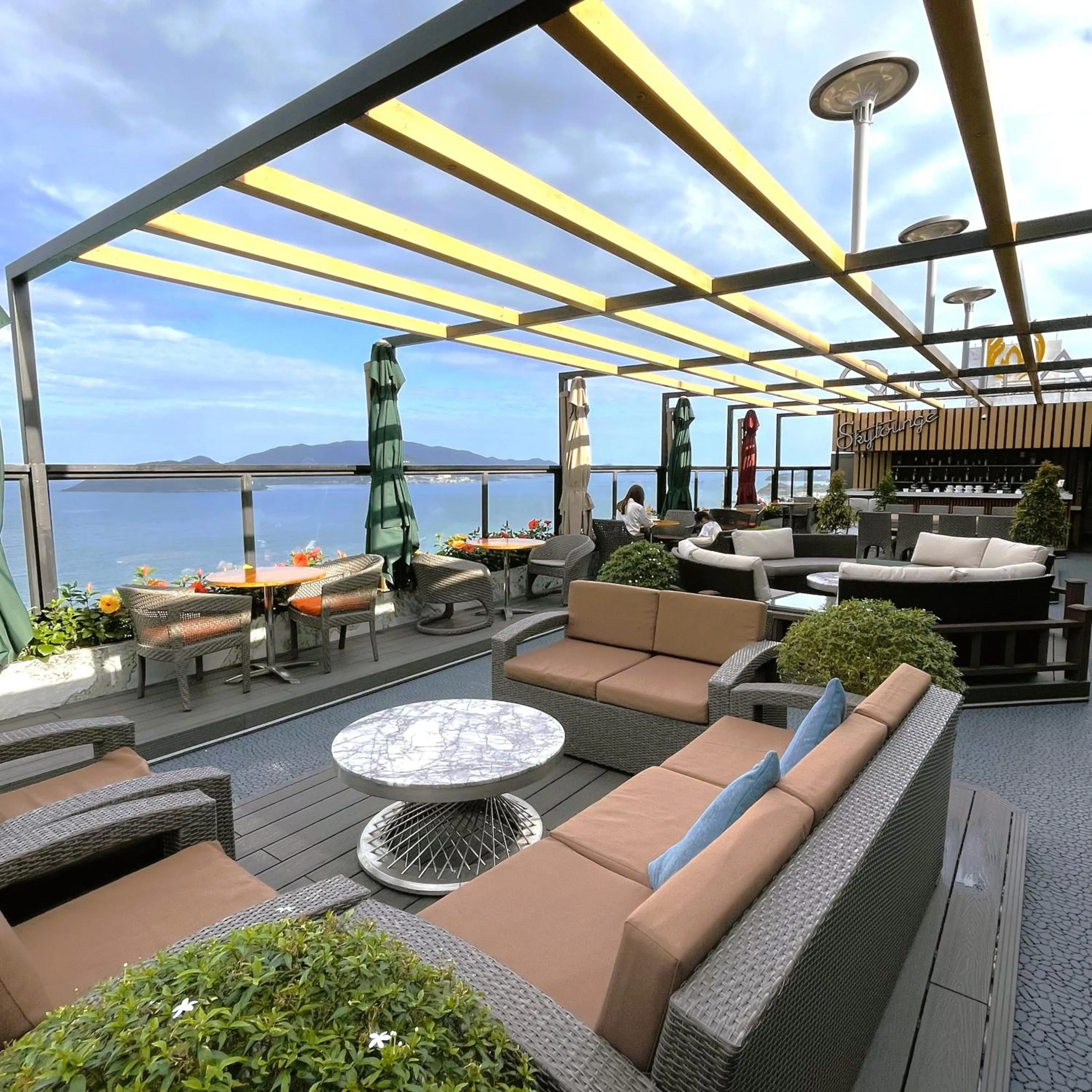 Restaurant/places to eat in Queen Ann Nha Trang Hotel