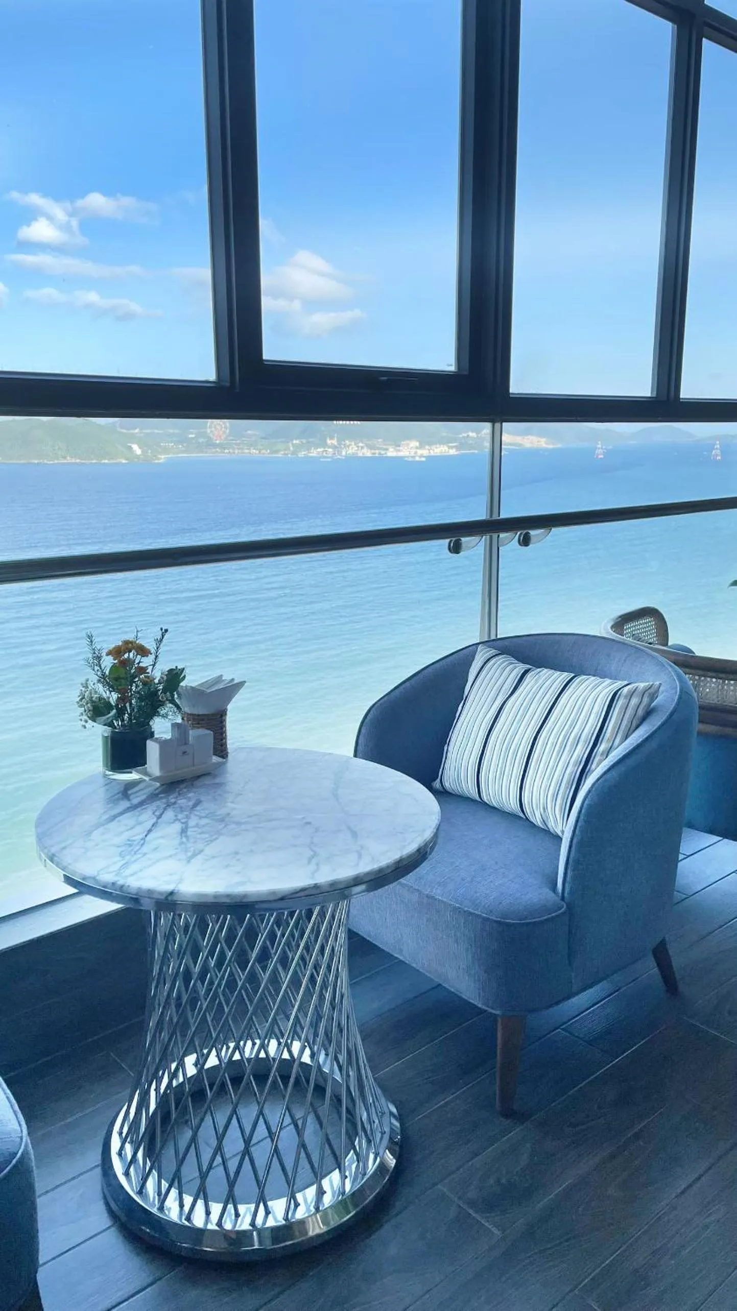 Restaurant/places to eat in Queen Ann Nha Trang Hotel