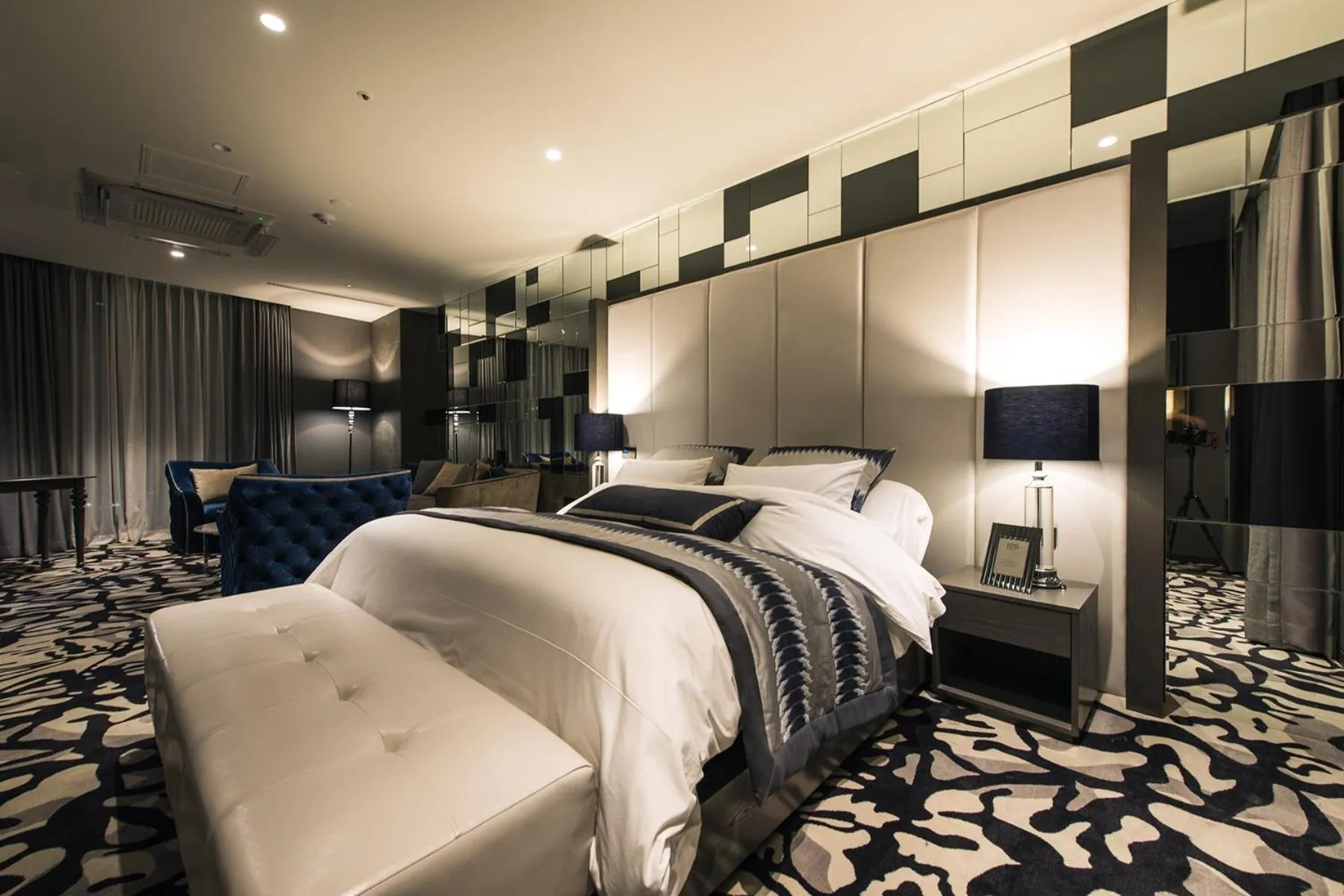 Bed in Best Louis Hamilton Hotel Changwon