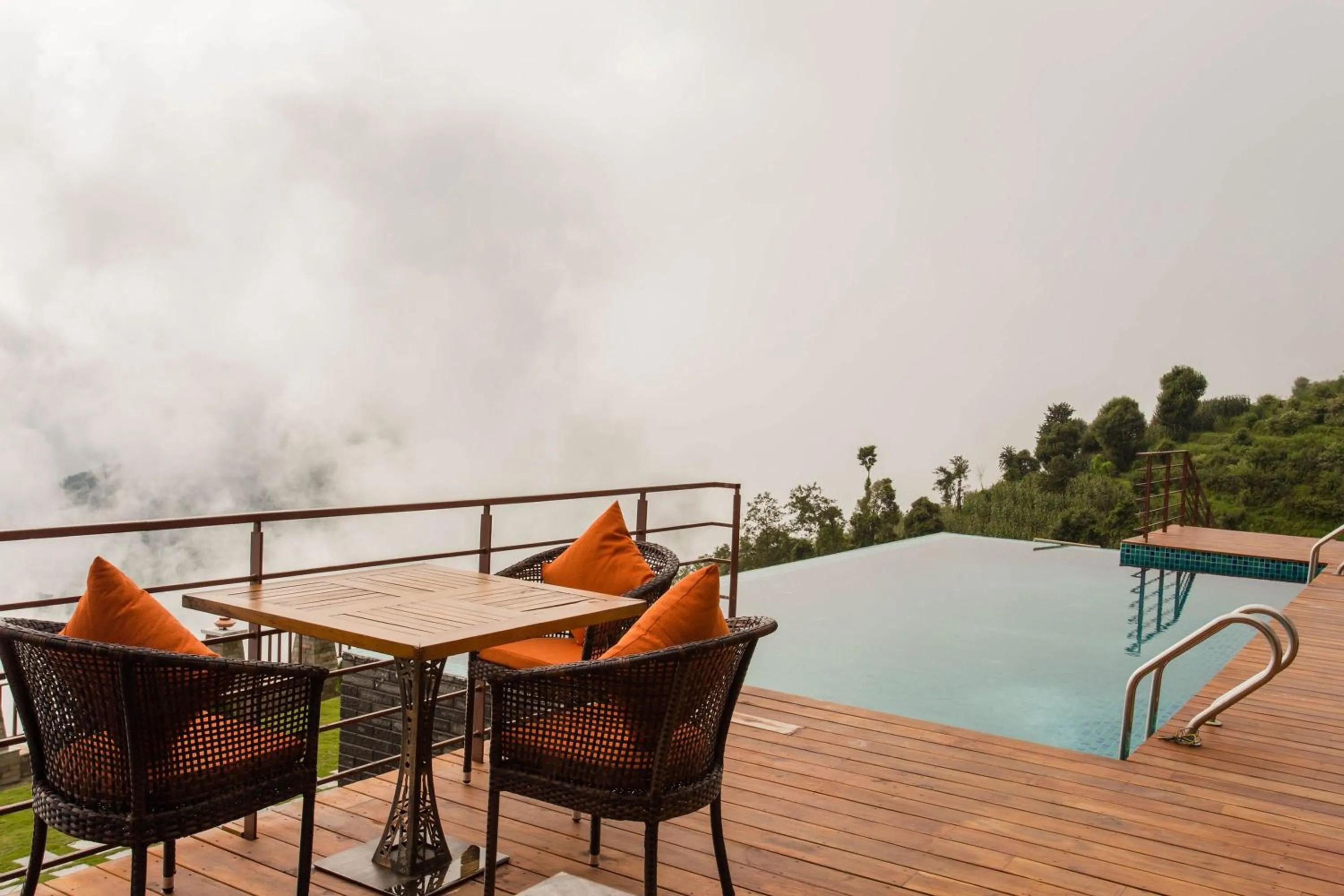 Restaurant/places to eat in Hotel Mystic Mountain