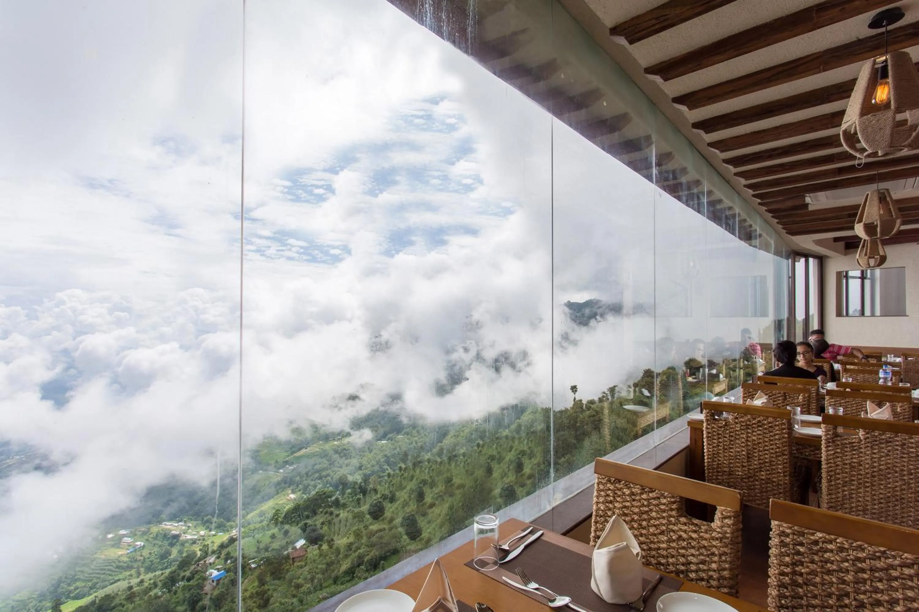 Restaurant/places to eat in Hotel Mystic Mountain