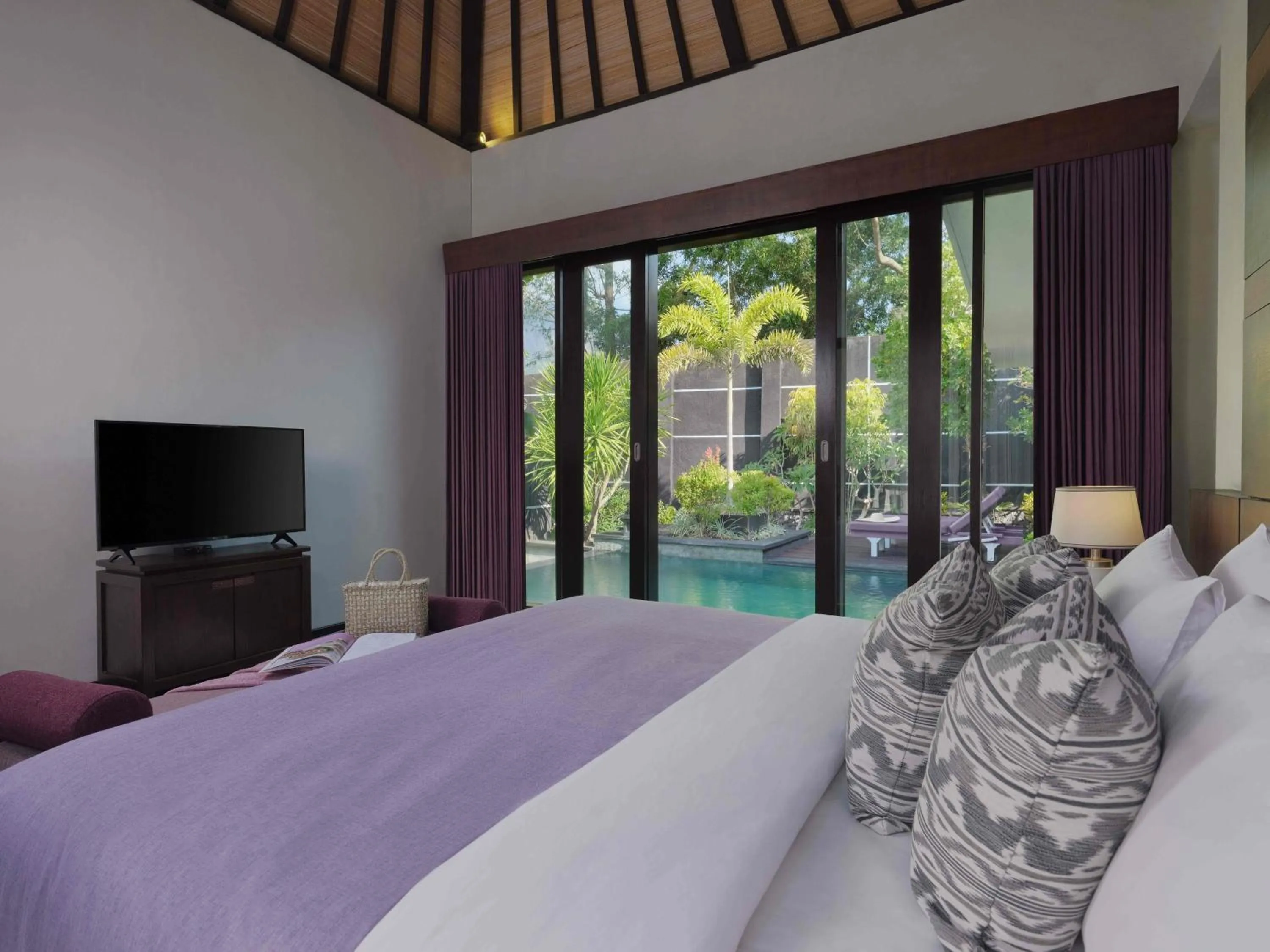 Swimming pool, Bed in The Ayu Kintamani Villa at Toya Devasya