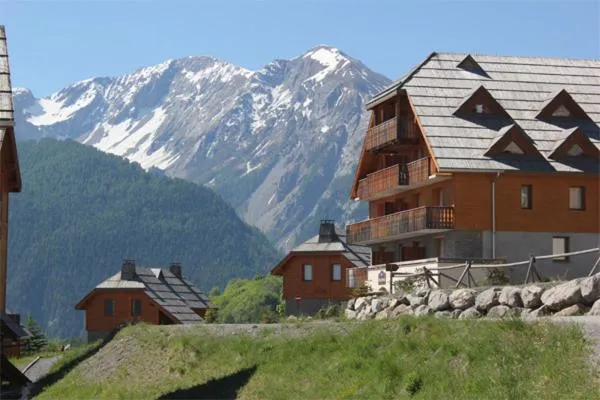 Chalets de Praroustan by Actisource