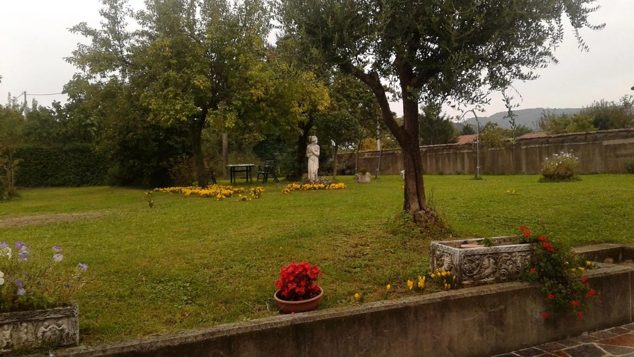 Garden in b&b Ergira