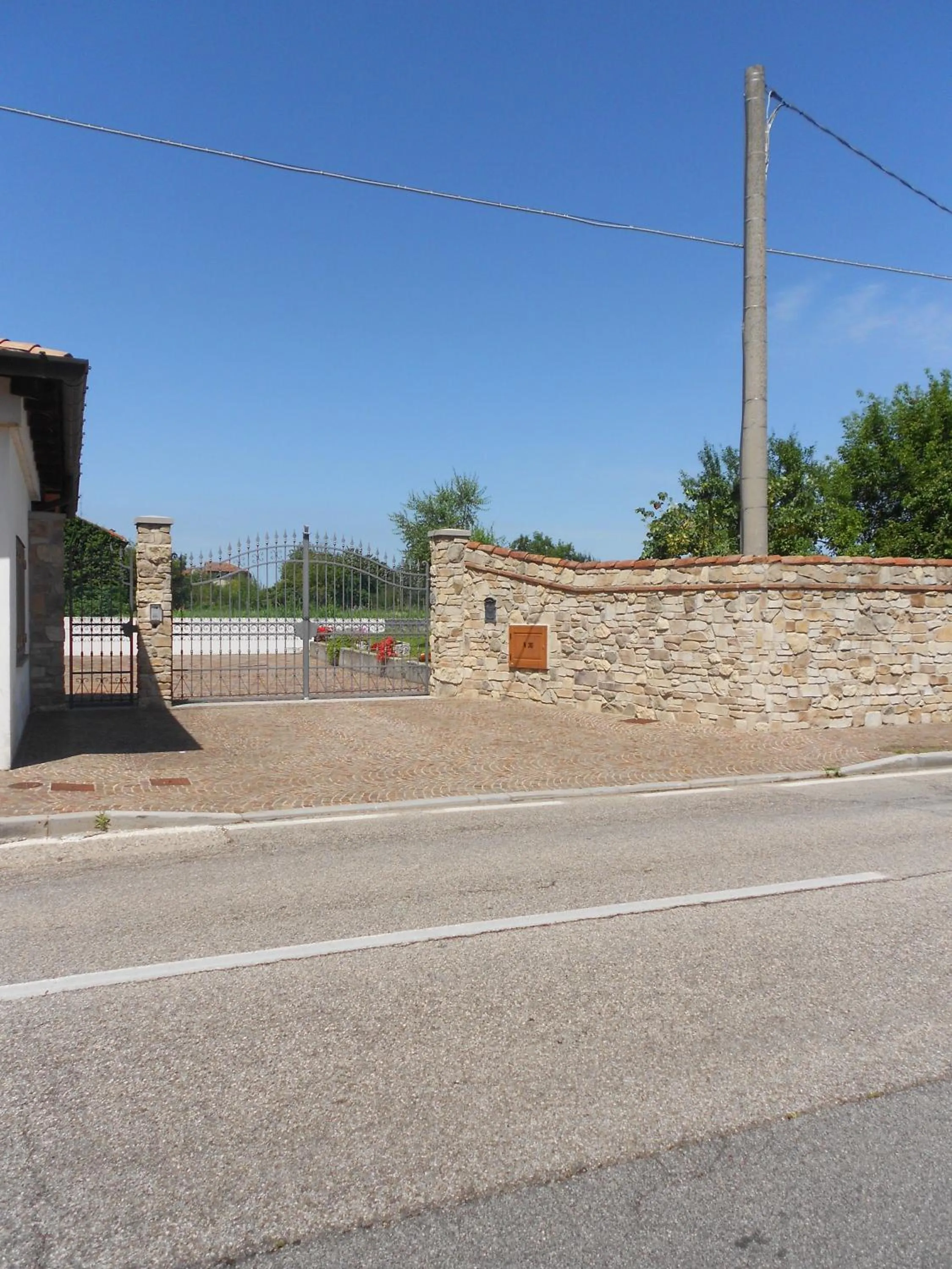 Facade/entrance in b&b Ergira