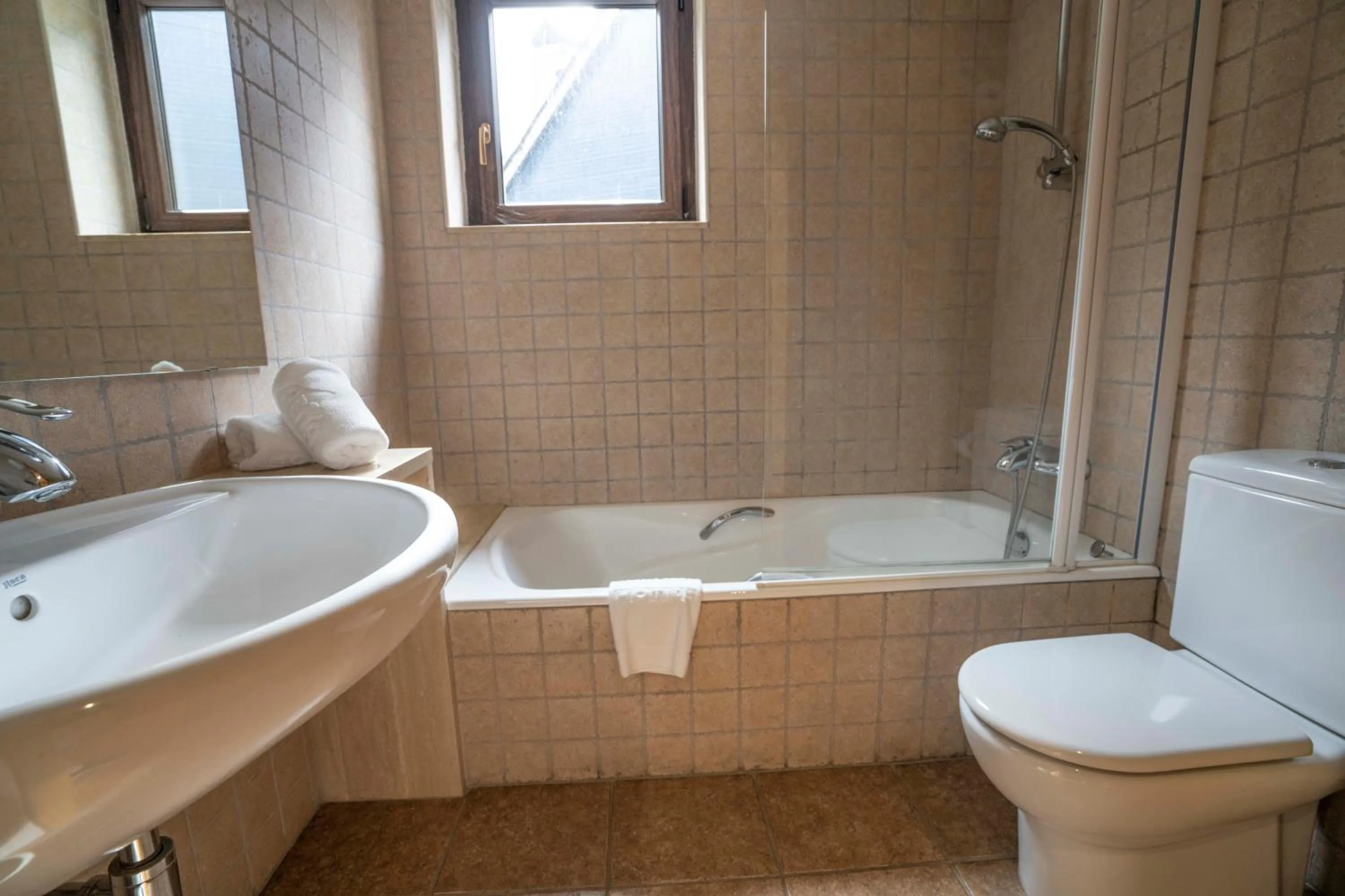 Bathroom in Hotel & Restaurante Peña