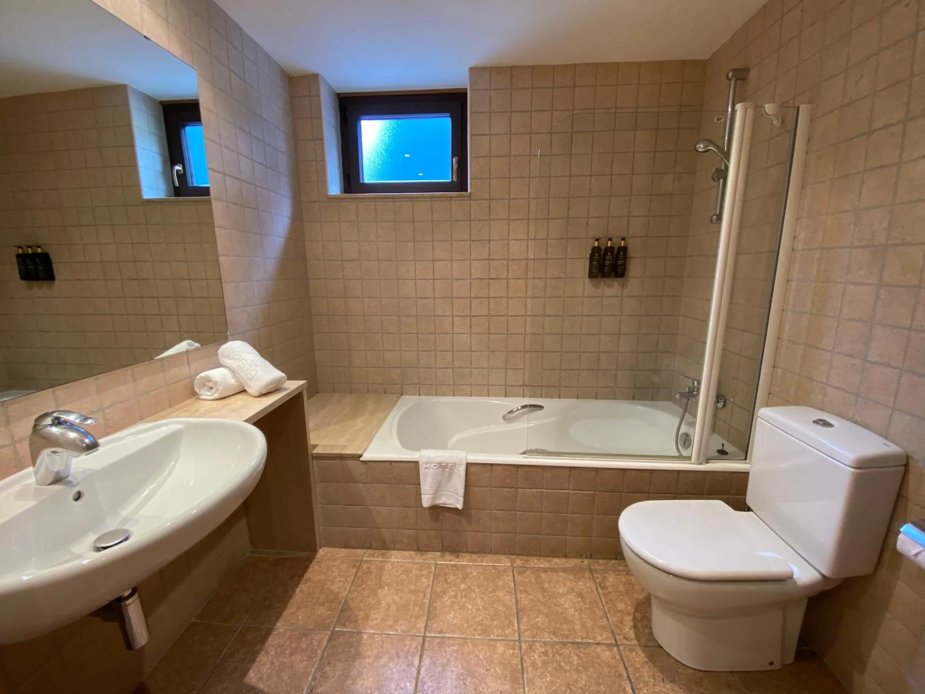 Bathroom in Hotel & Restaurante Peña