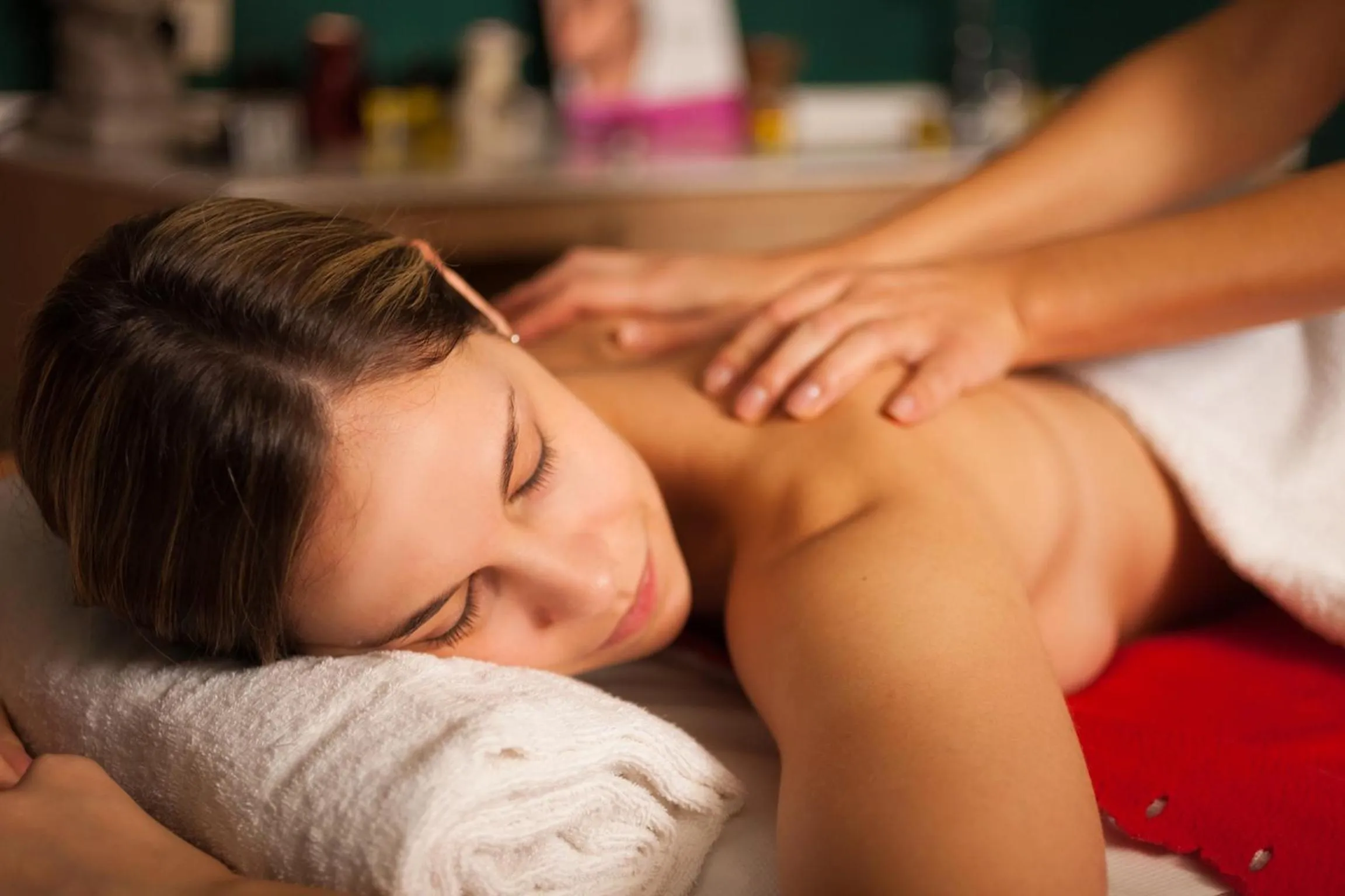 Massage in Hôtel-Spa-Piscine Le Petit Castel Beuzeville-Honfleur