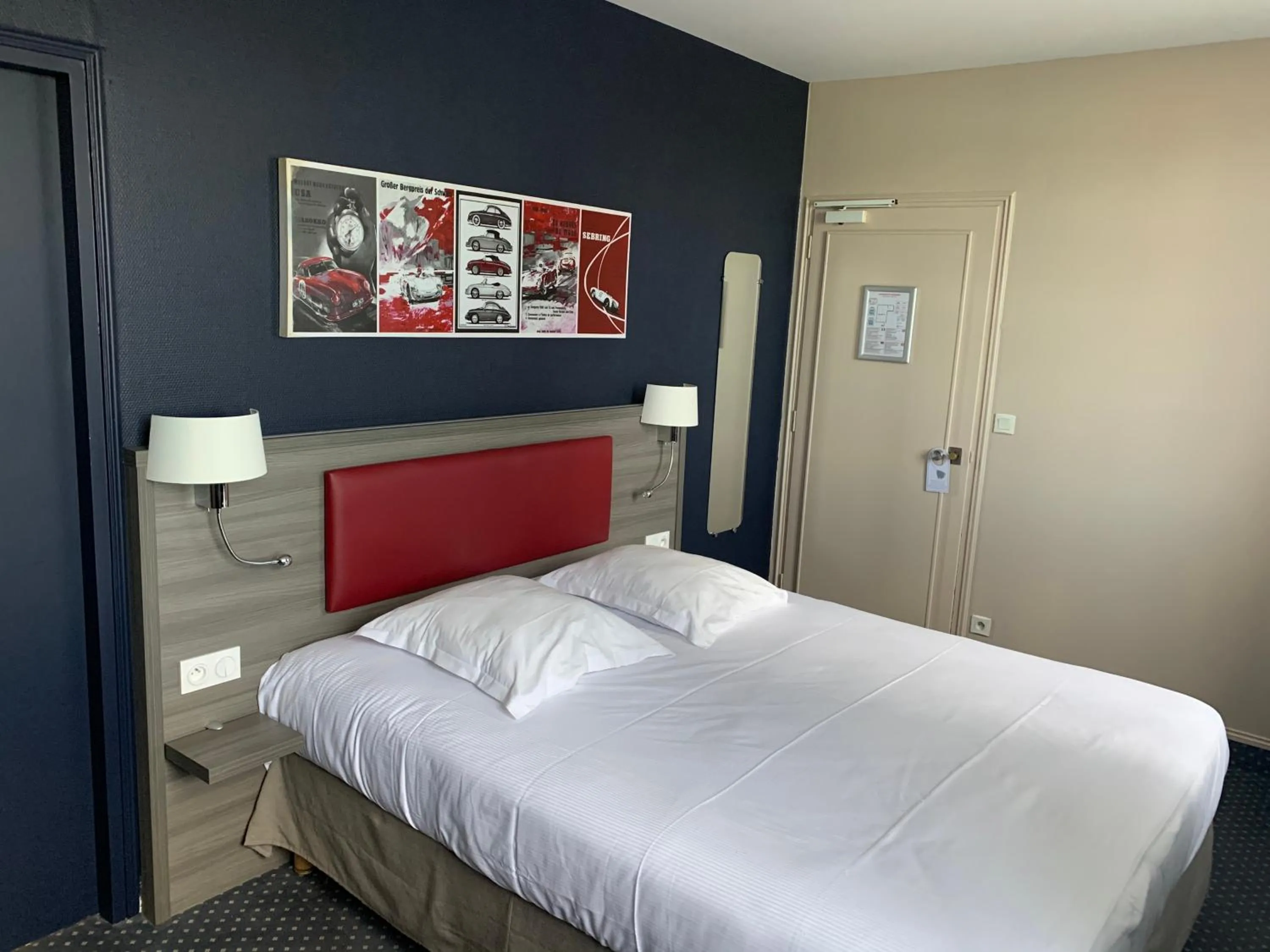 Bedroom, Bed in Hôtel-Spa-Piscine Le Petit Castel Beuzeville-Honfleur