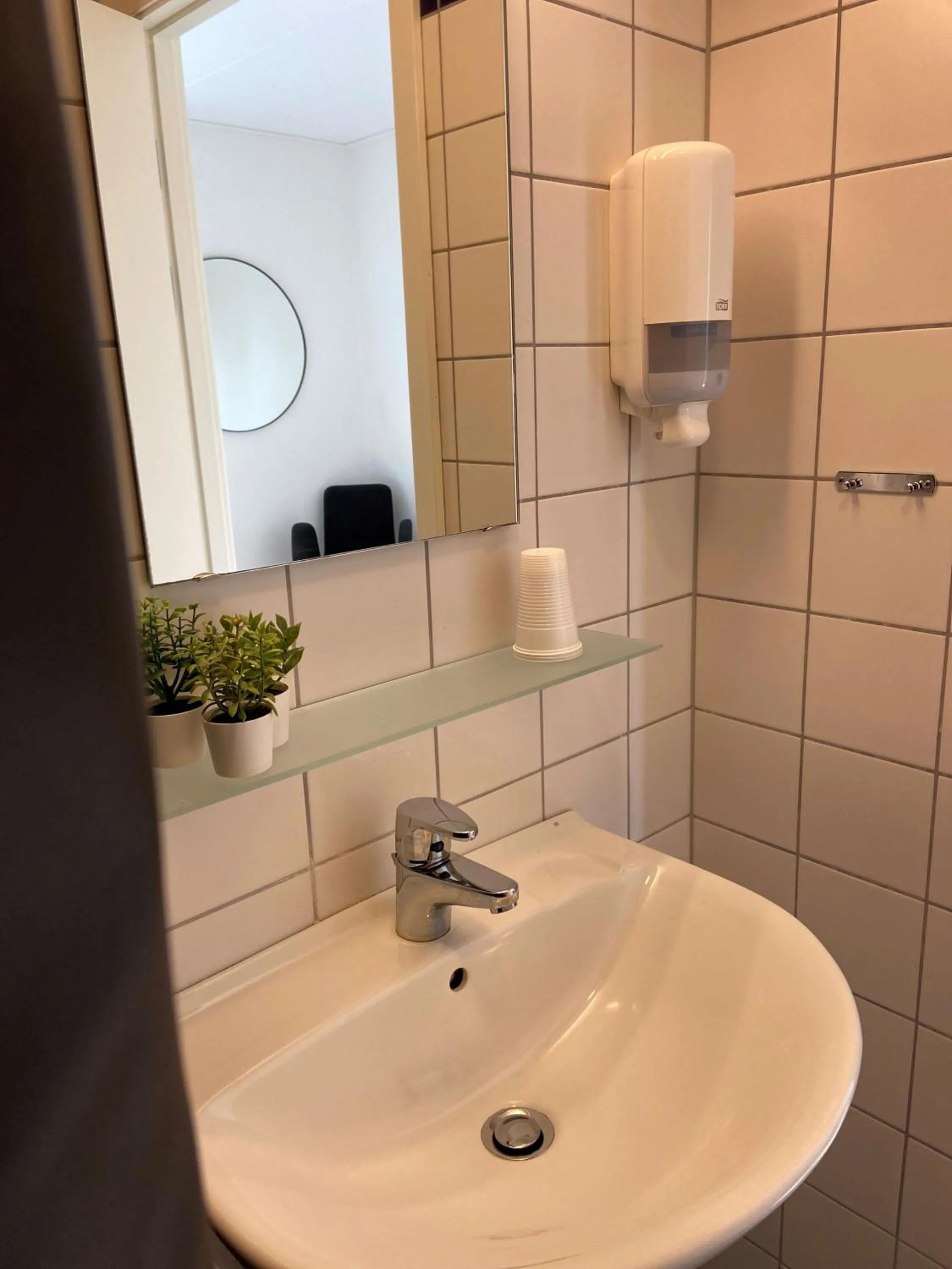 Shower in Danhostel Faxe Kalkbrud