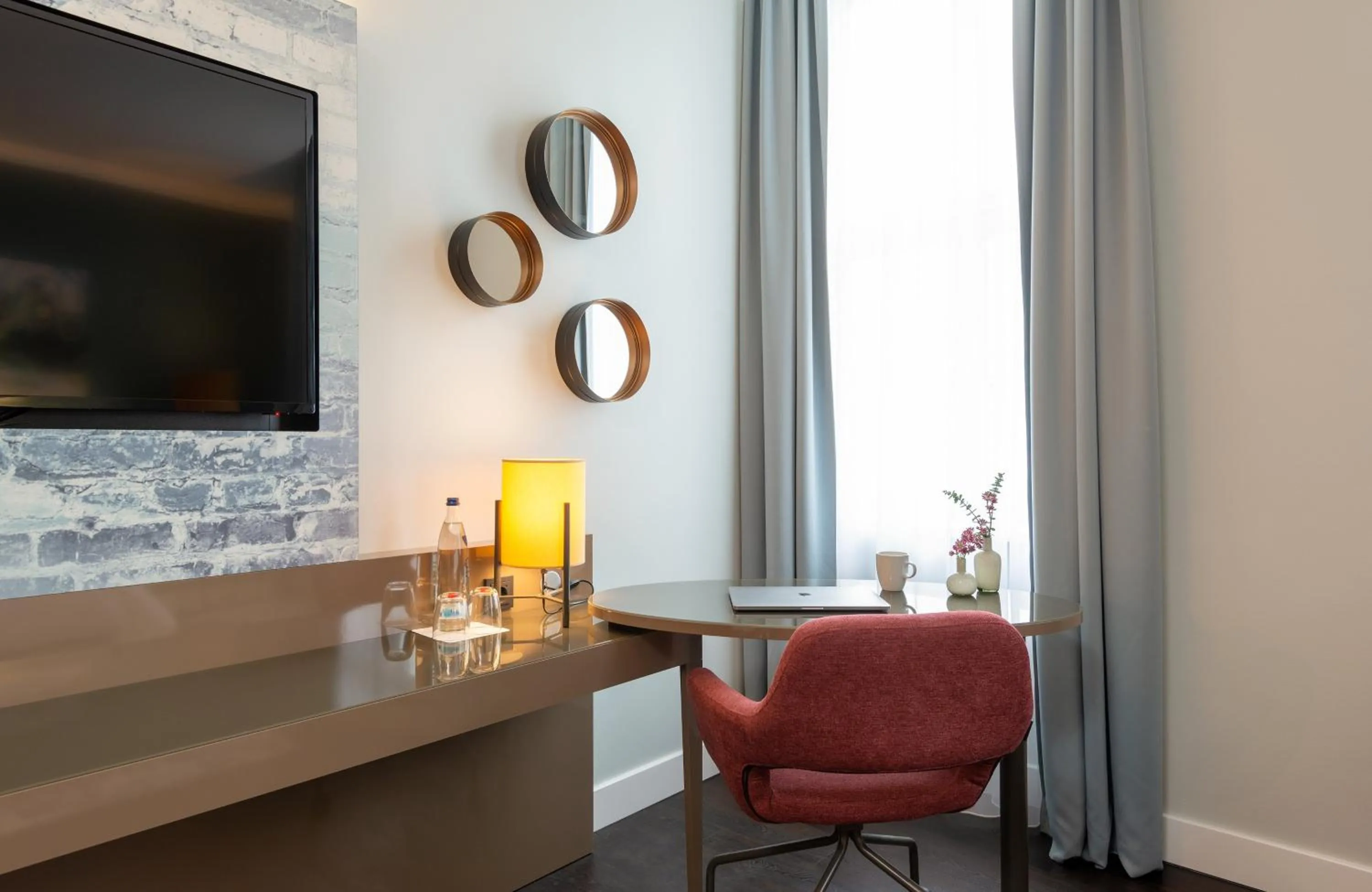 Photo of the whole room in Leonardo Royal Hotel Berlin Alexanderplatz