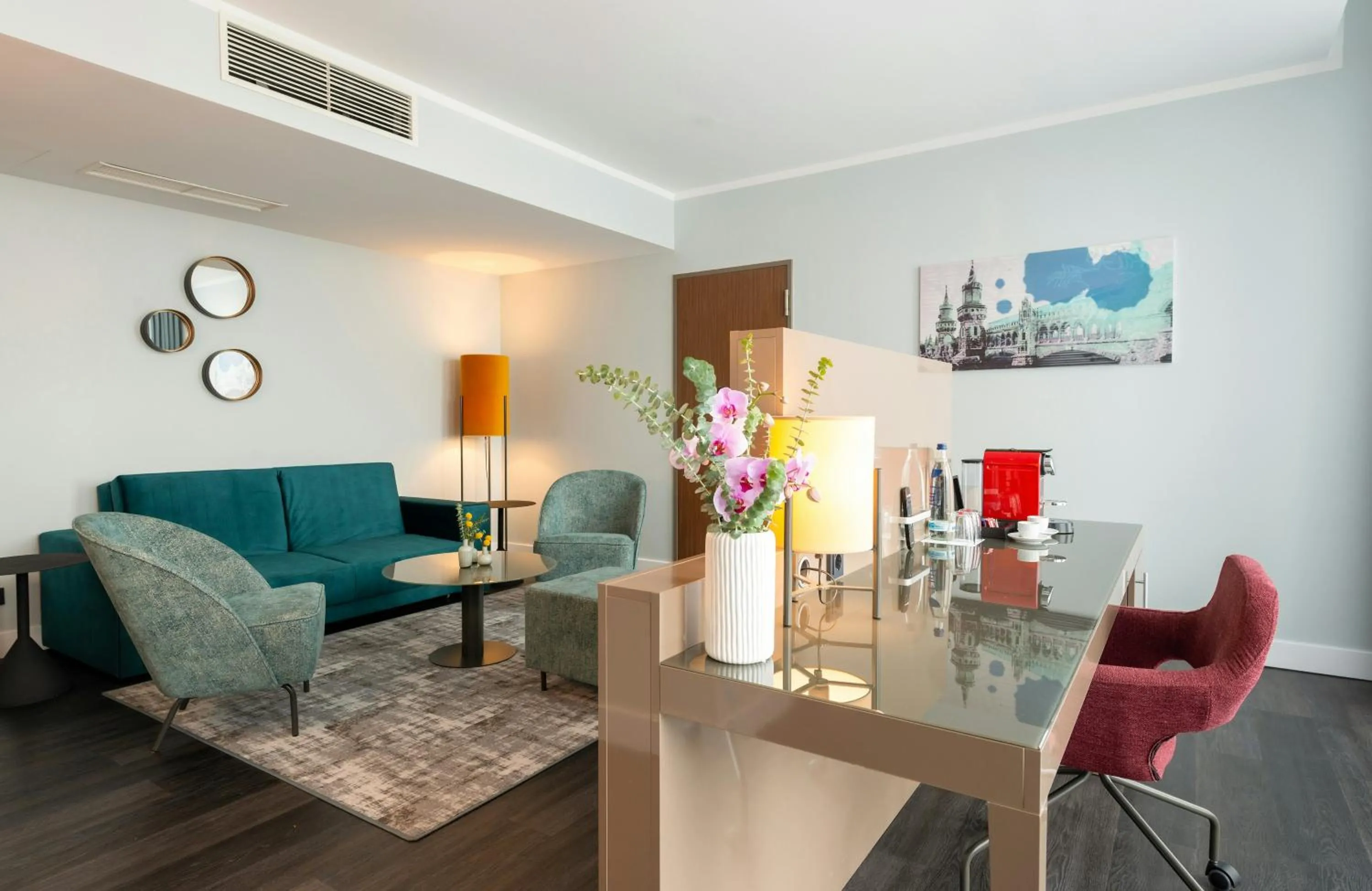 Photo of the whole room in Leonardo Royal Hotel Berlin Alexanderplatz