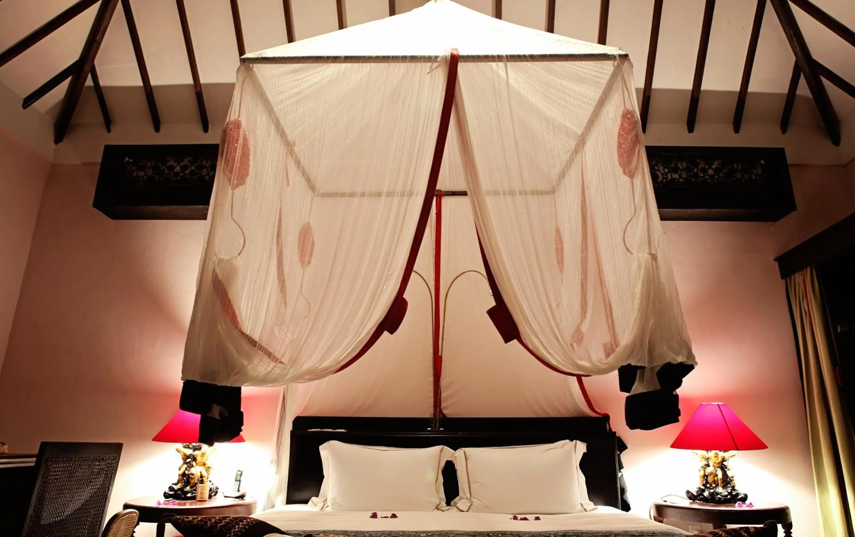 Bedroom, Bed in Hotel Tugu Lombok