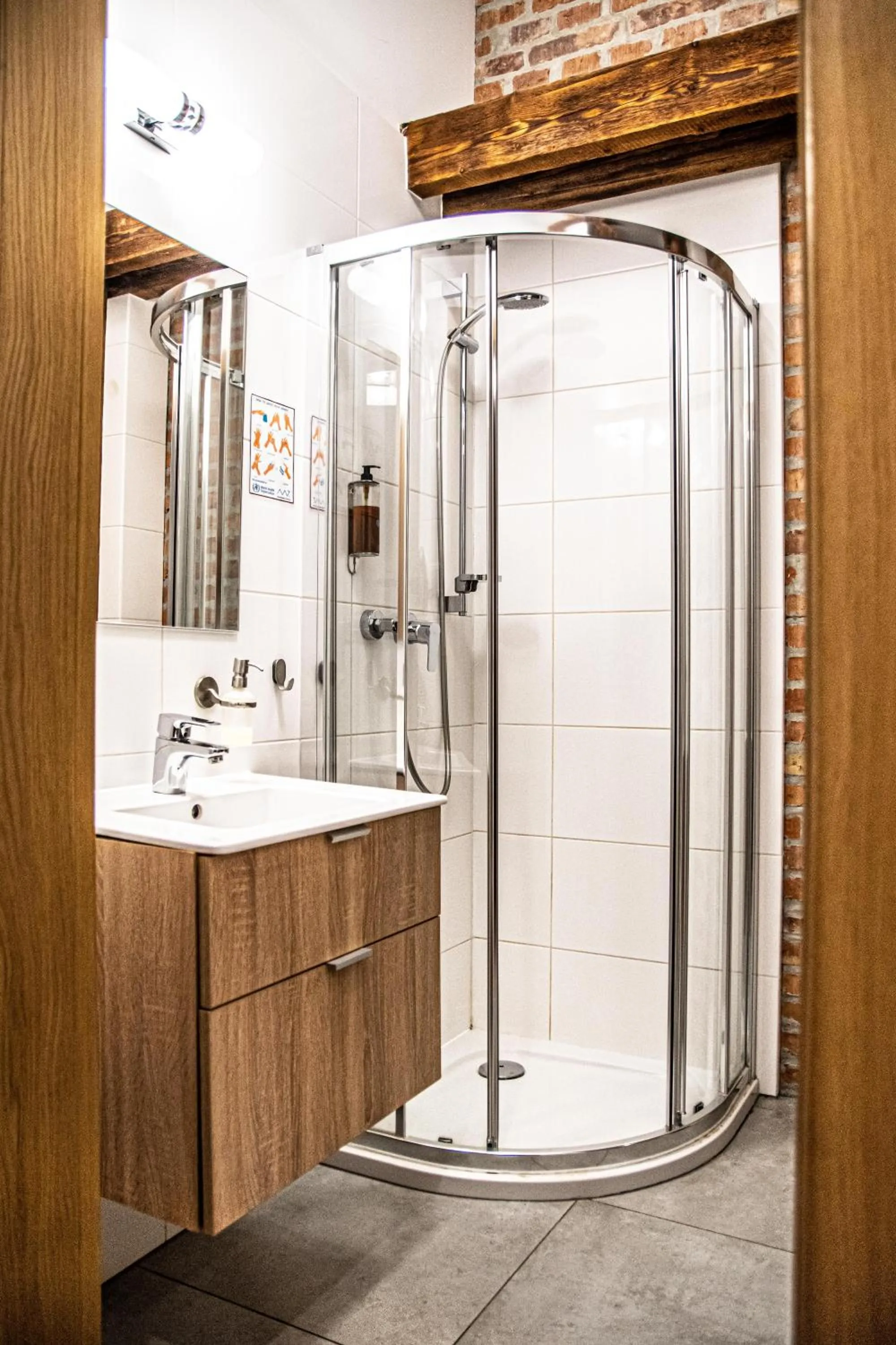 Shower in Wine Apartments