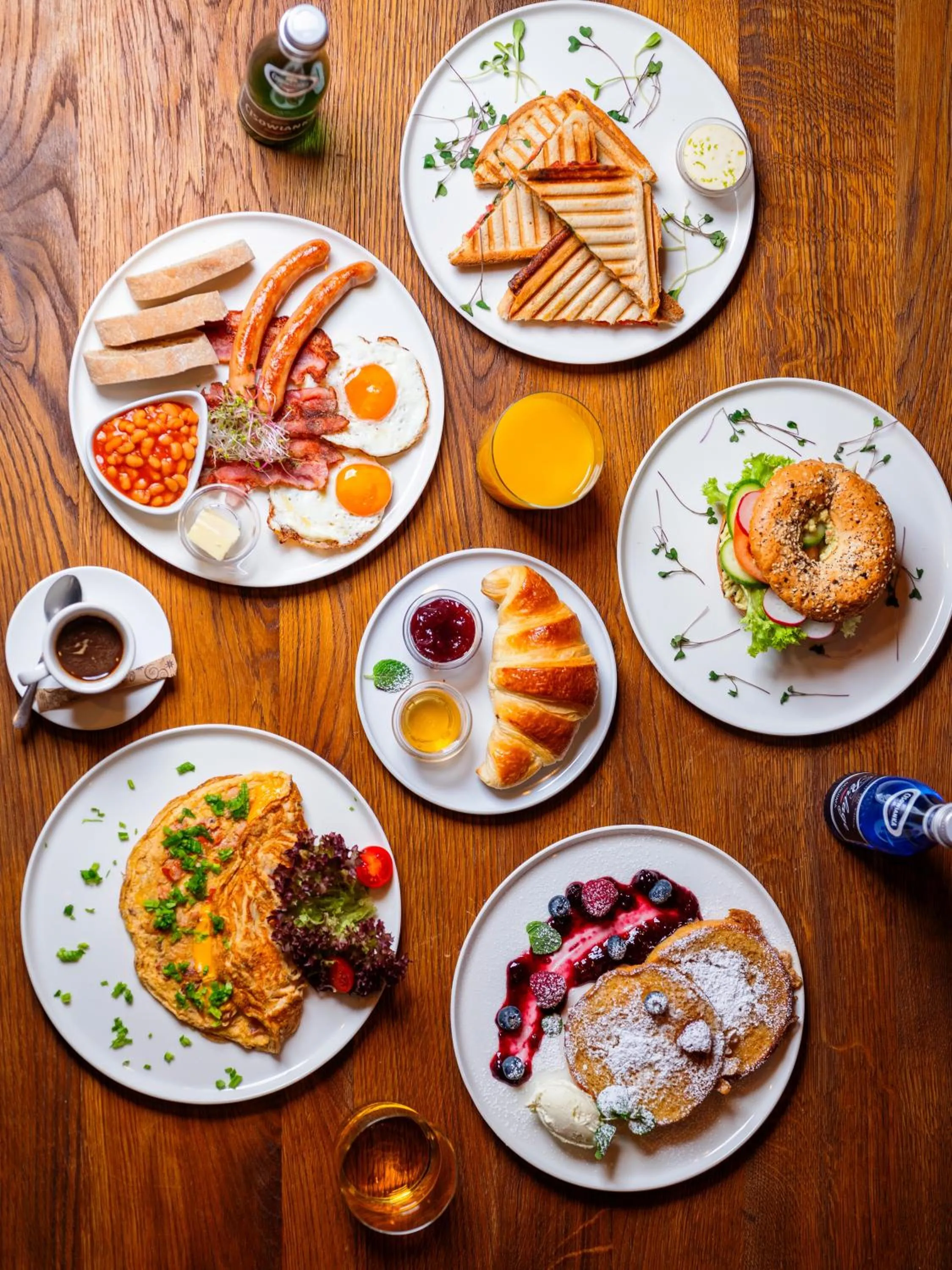 Restaurant/places to eat in Wine Apartments