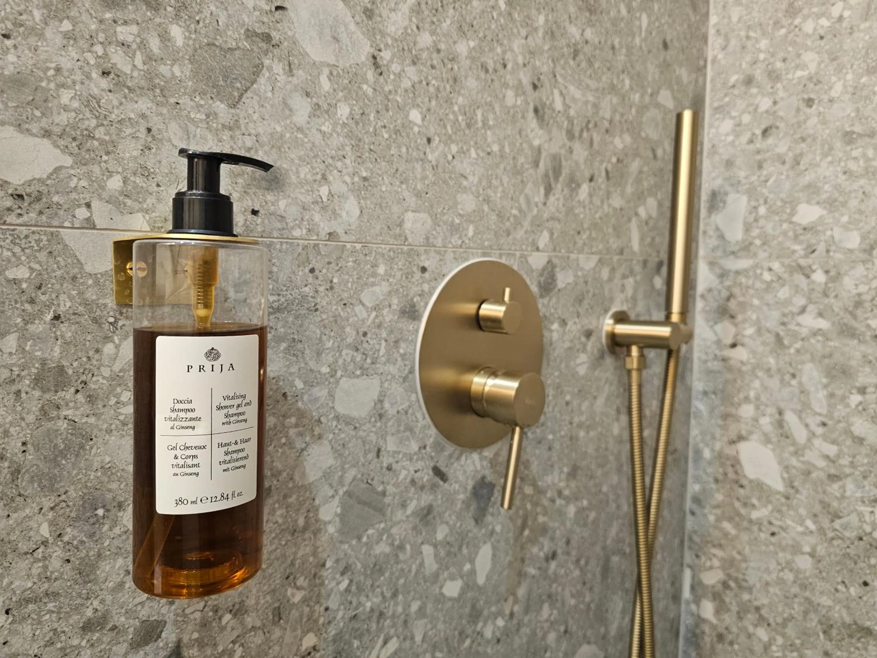 Shower in Wine Apartments