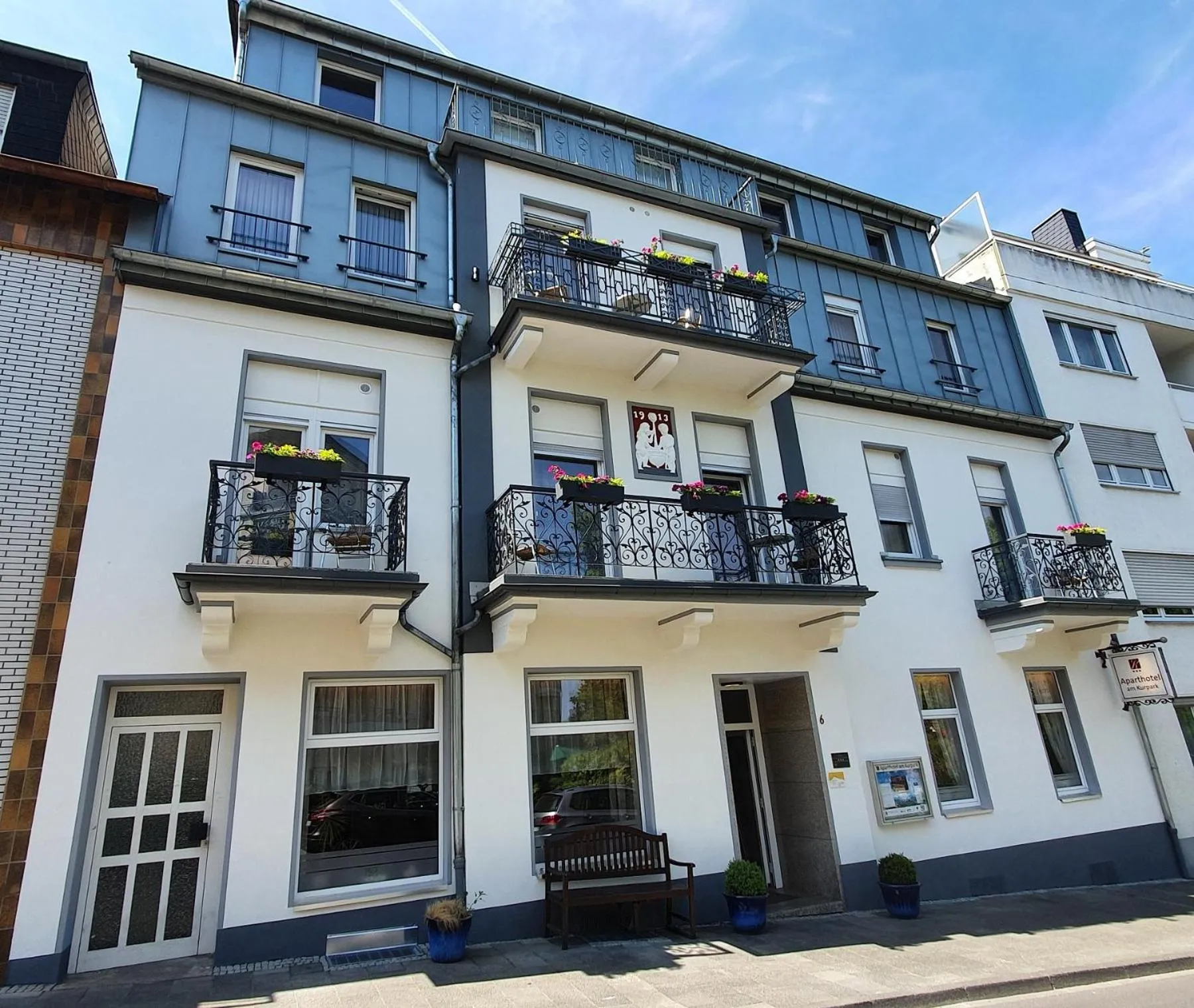 Facade/entrance in Aparthotel am Kurpark