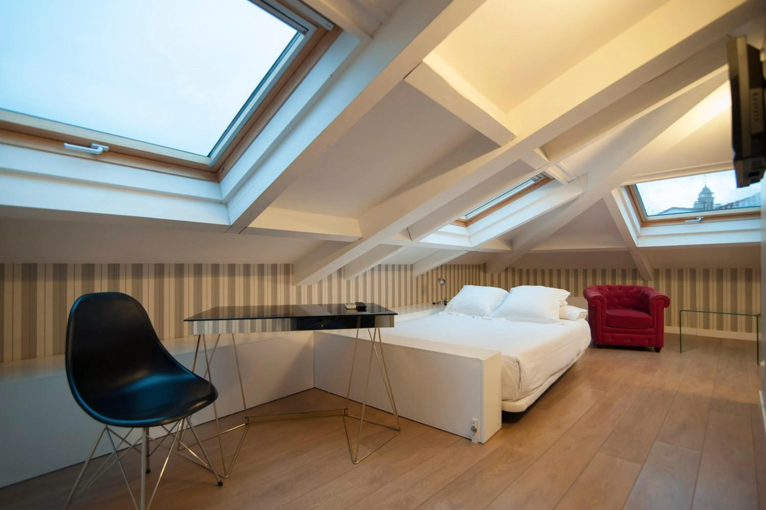 Photo of the whole room, Bed in Casas Reais Boutique