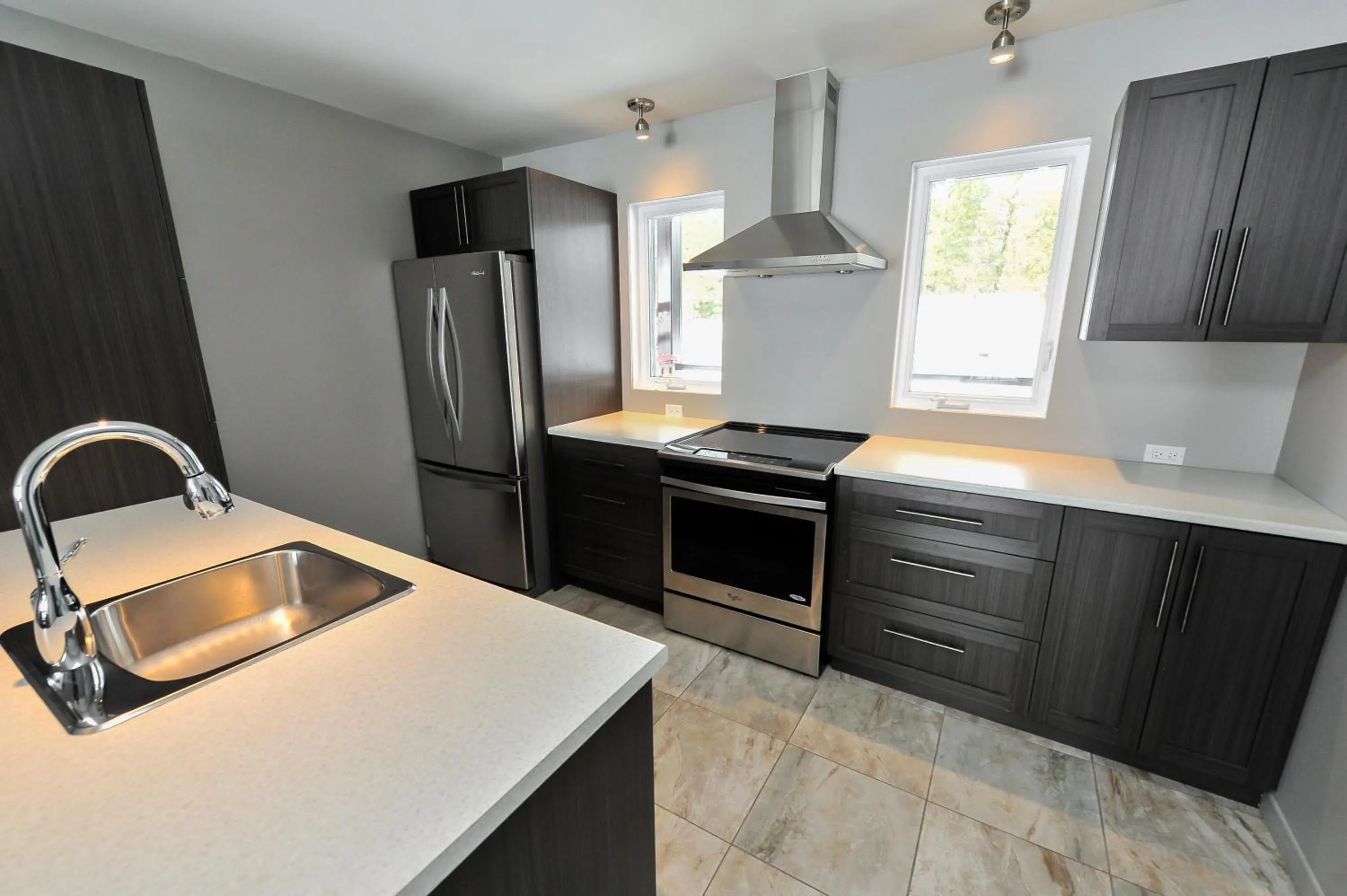 Kitchen or kitchenette in Auberge Des Îles