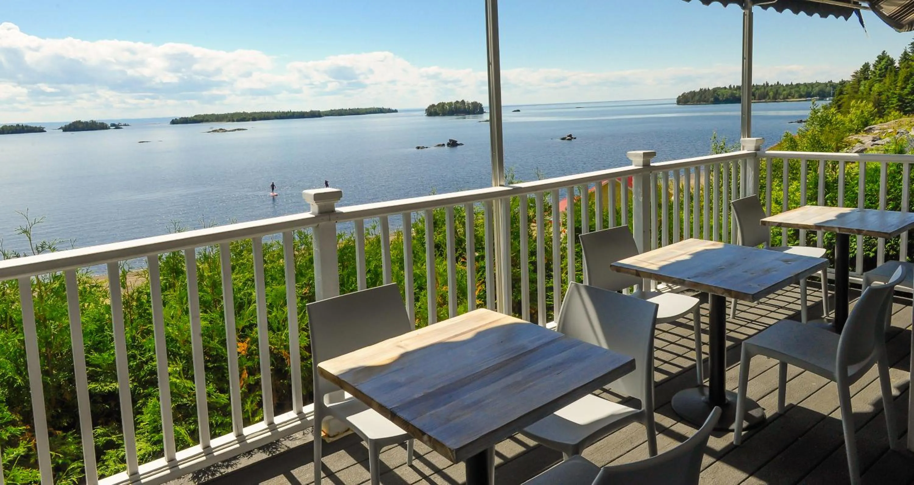 Restaurant/places to eat in Auberge Des Îles