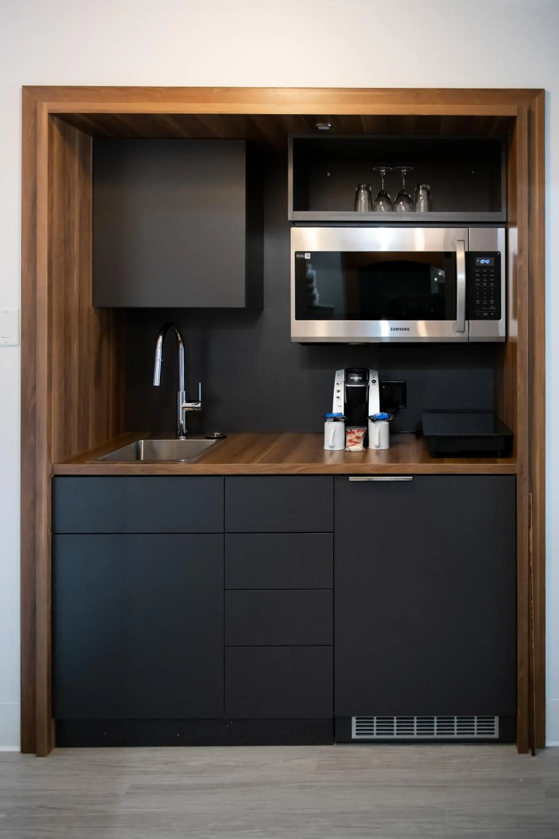 Property building in Auberge Des Îles