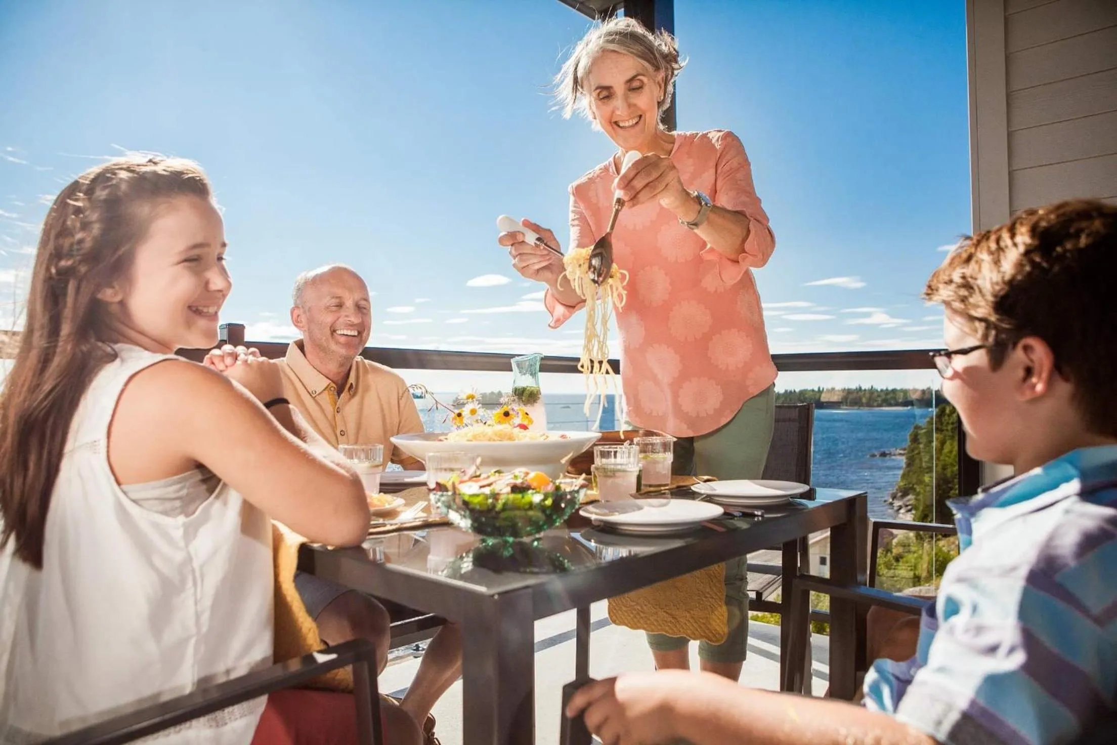 People in Auberge Des Îles