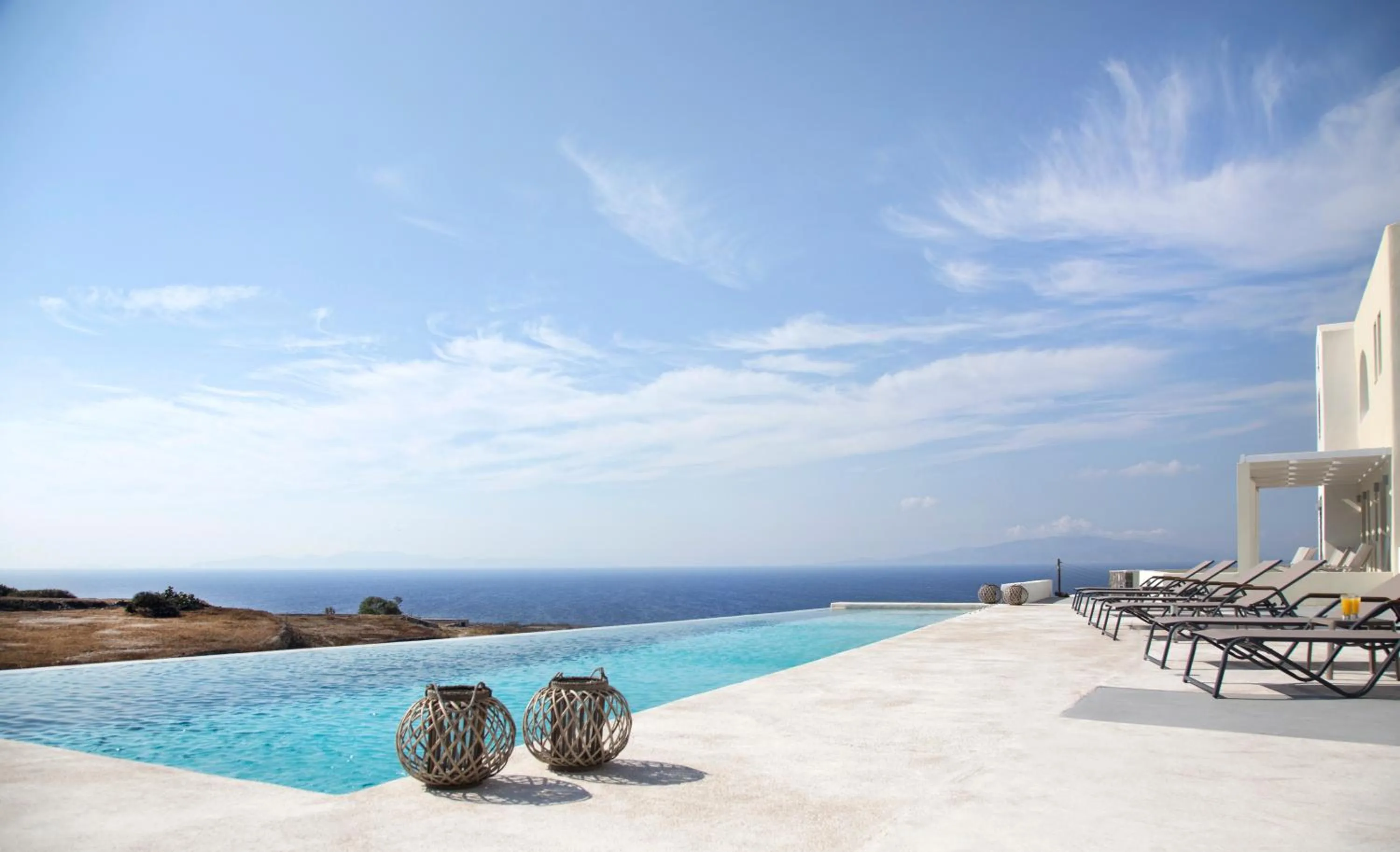 Swimming pool in Aplai Dome