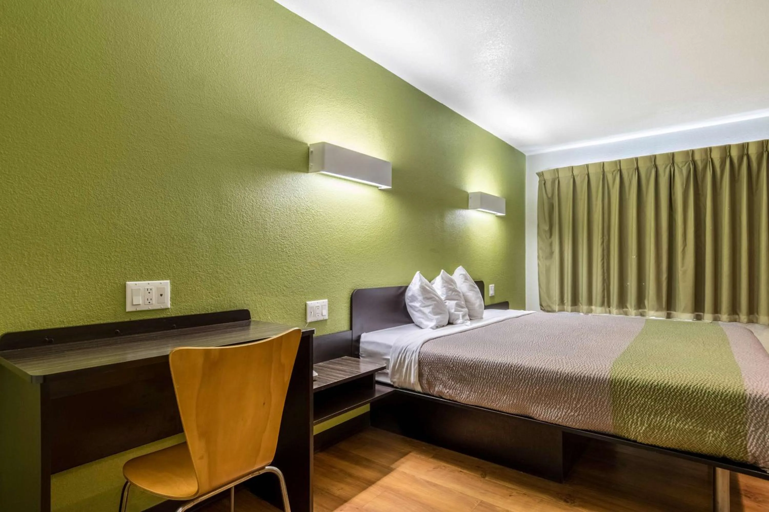 Photo of the whole room, Bed in Motel 6-Redlands, CA