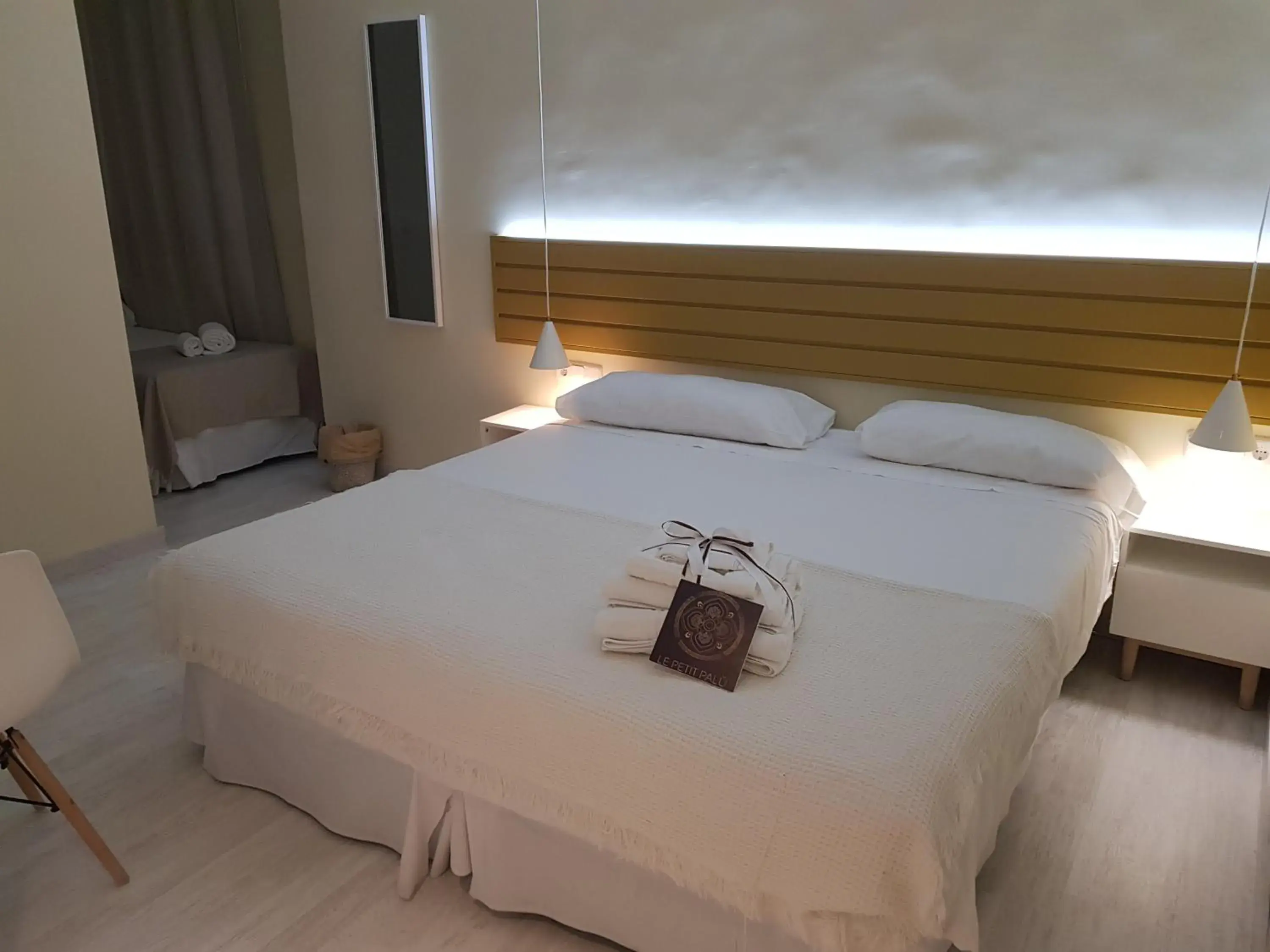 Standard Triple Room in Le Petit Palü-Fuencarral Standard Triple Room in Le Petit Palü-Fuencarral