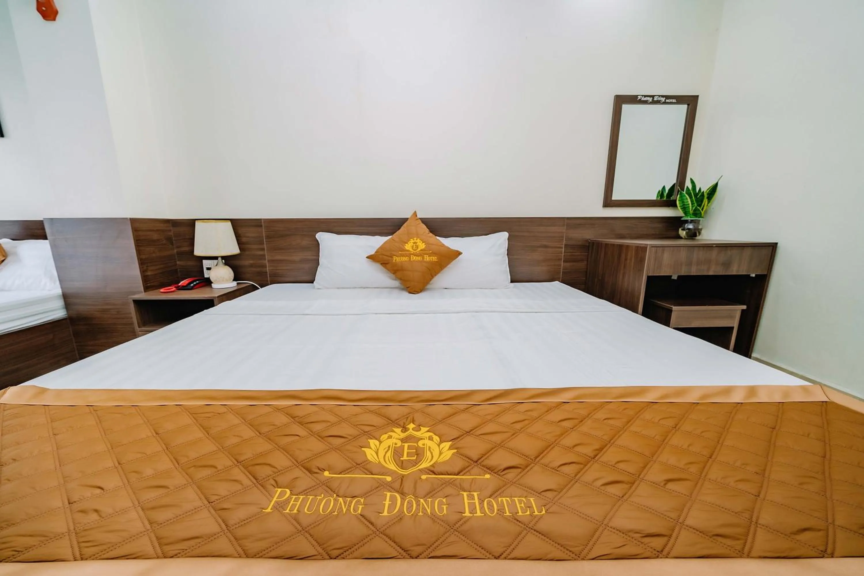 Phuong Dong Hotel