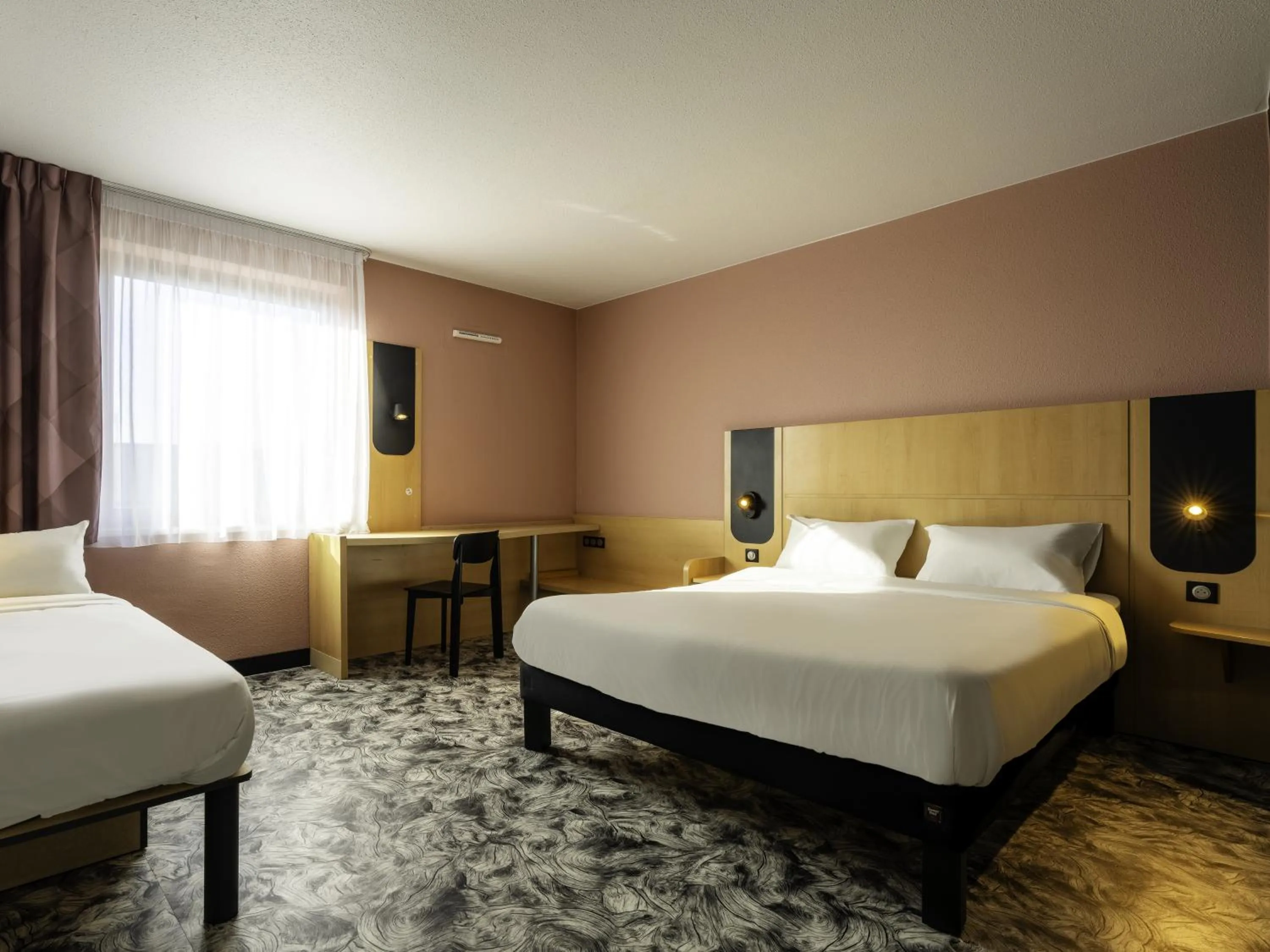 Bedroom, Bed in B&B HOTEL Maubeuge Gare