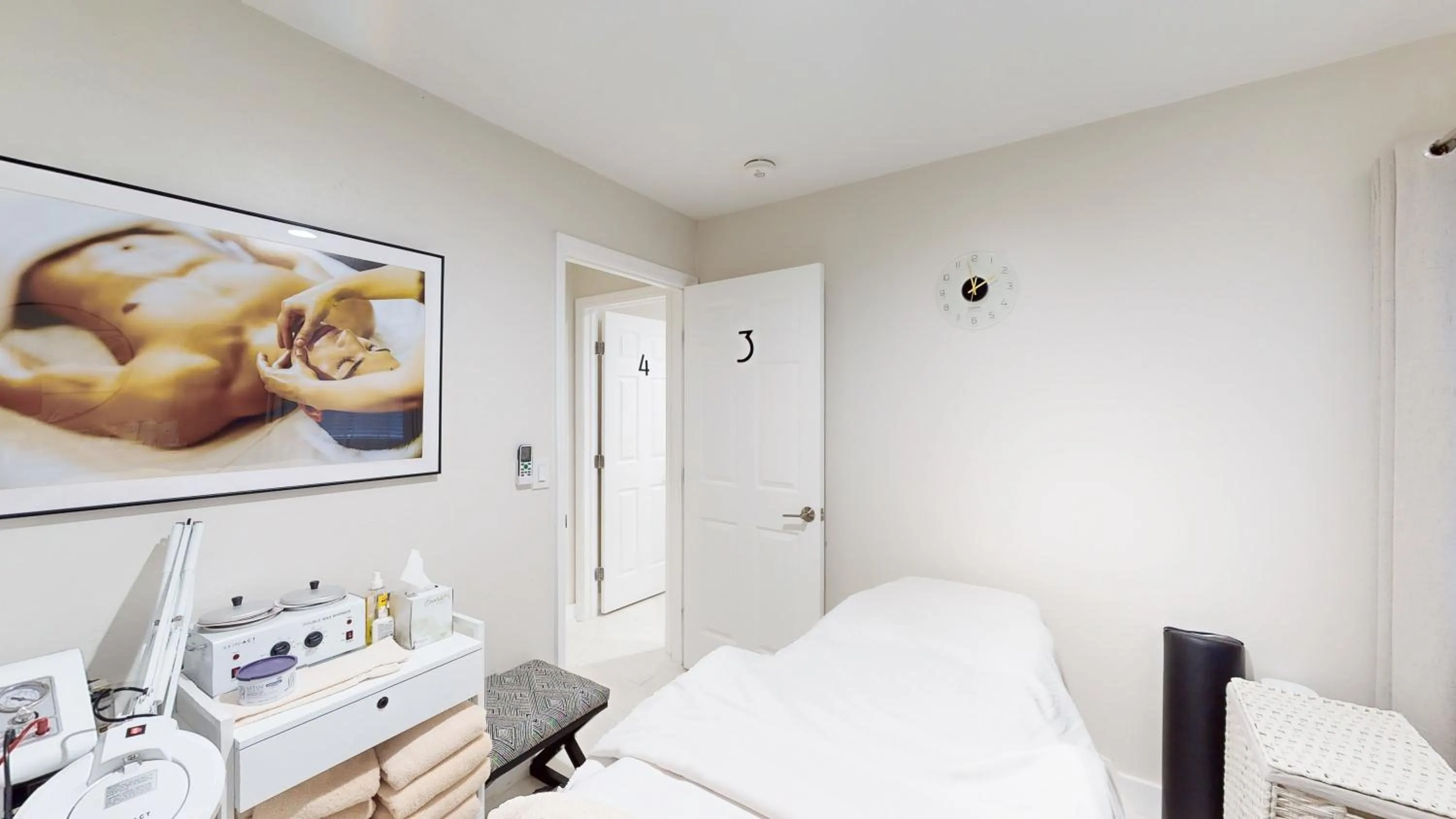 Spa and wellness centre/facilities, Bed in The Grand Resort and Spa & Worthington All Male