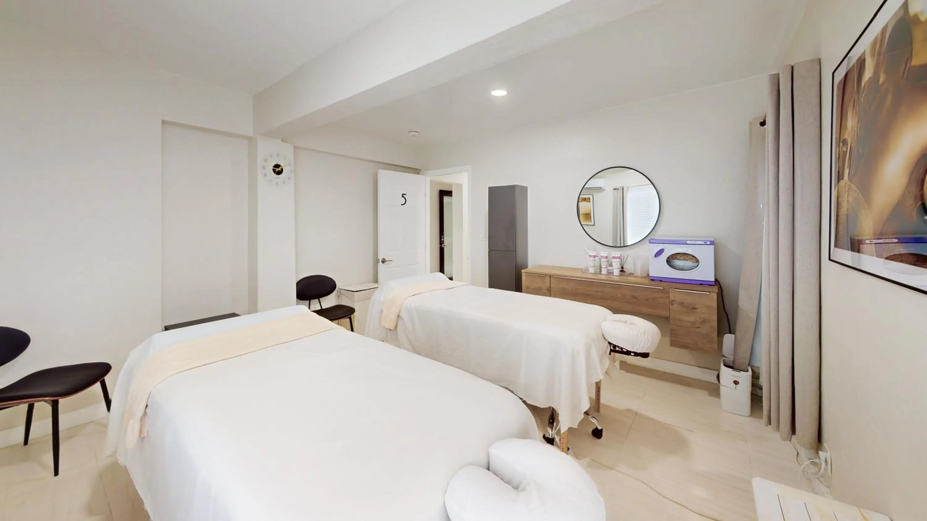 Spa and wellness centre/facilities, Bed in The Grand Resort and Spa & Worthington All Male