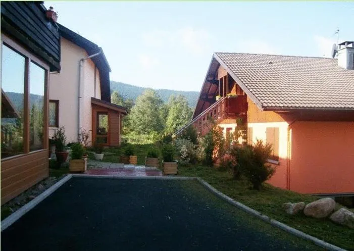 Property building in Hotel Restaurant Home Des Hautes Vosges