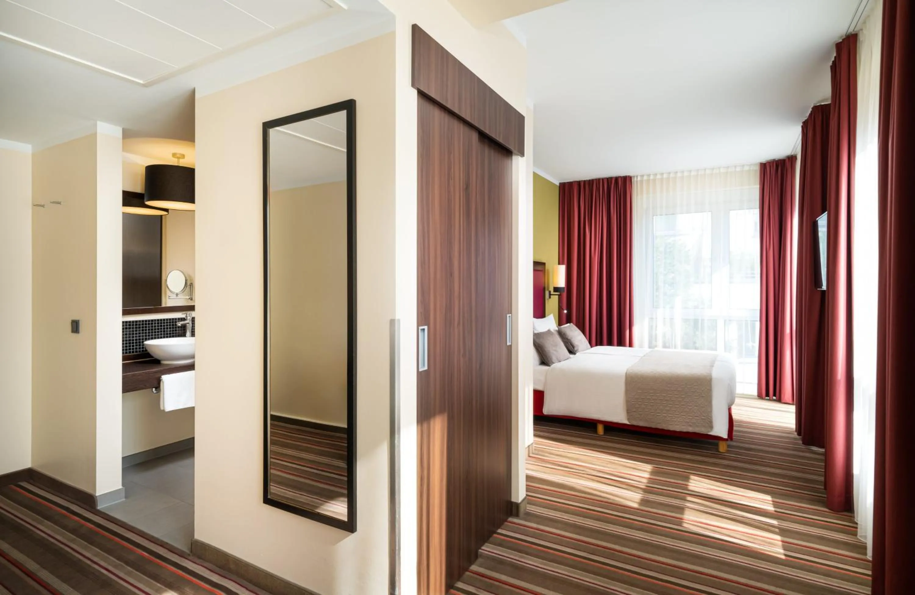 Bedroom, Bed in Leonardo Hotel Berlin