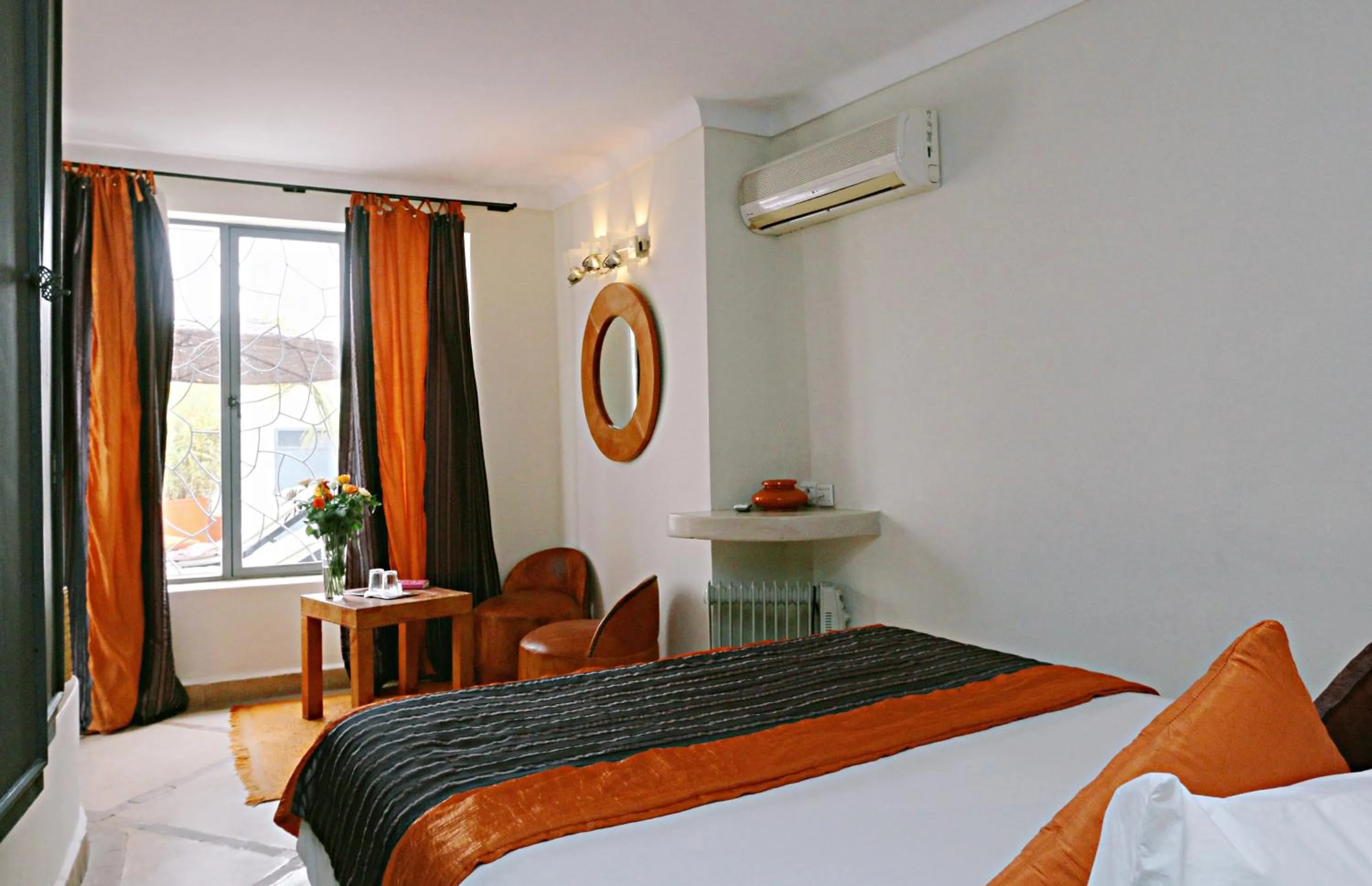 Photo of the whole room, Bed in Riad Jardin Des Rêves