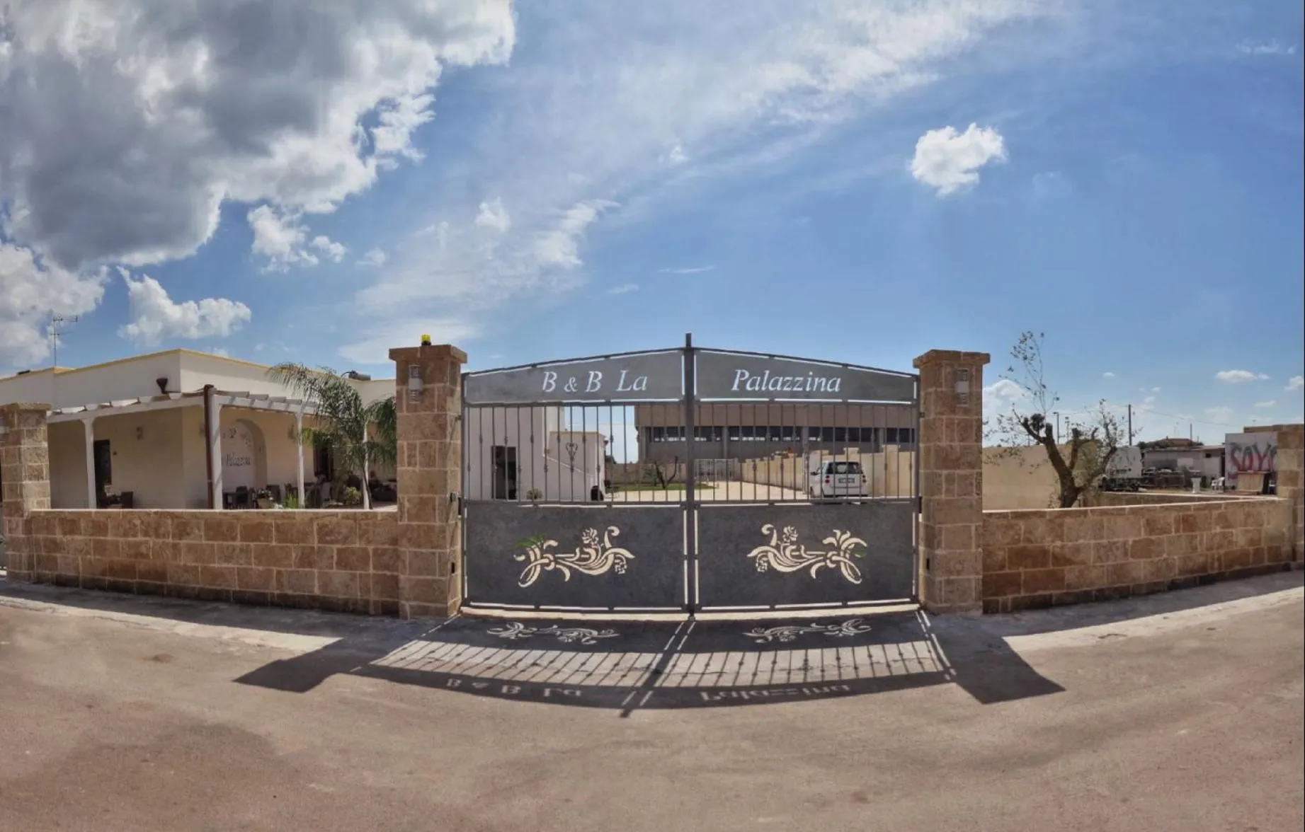 Garden in La Palazzina Bed & Breakfast