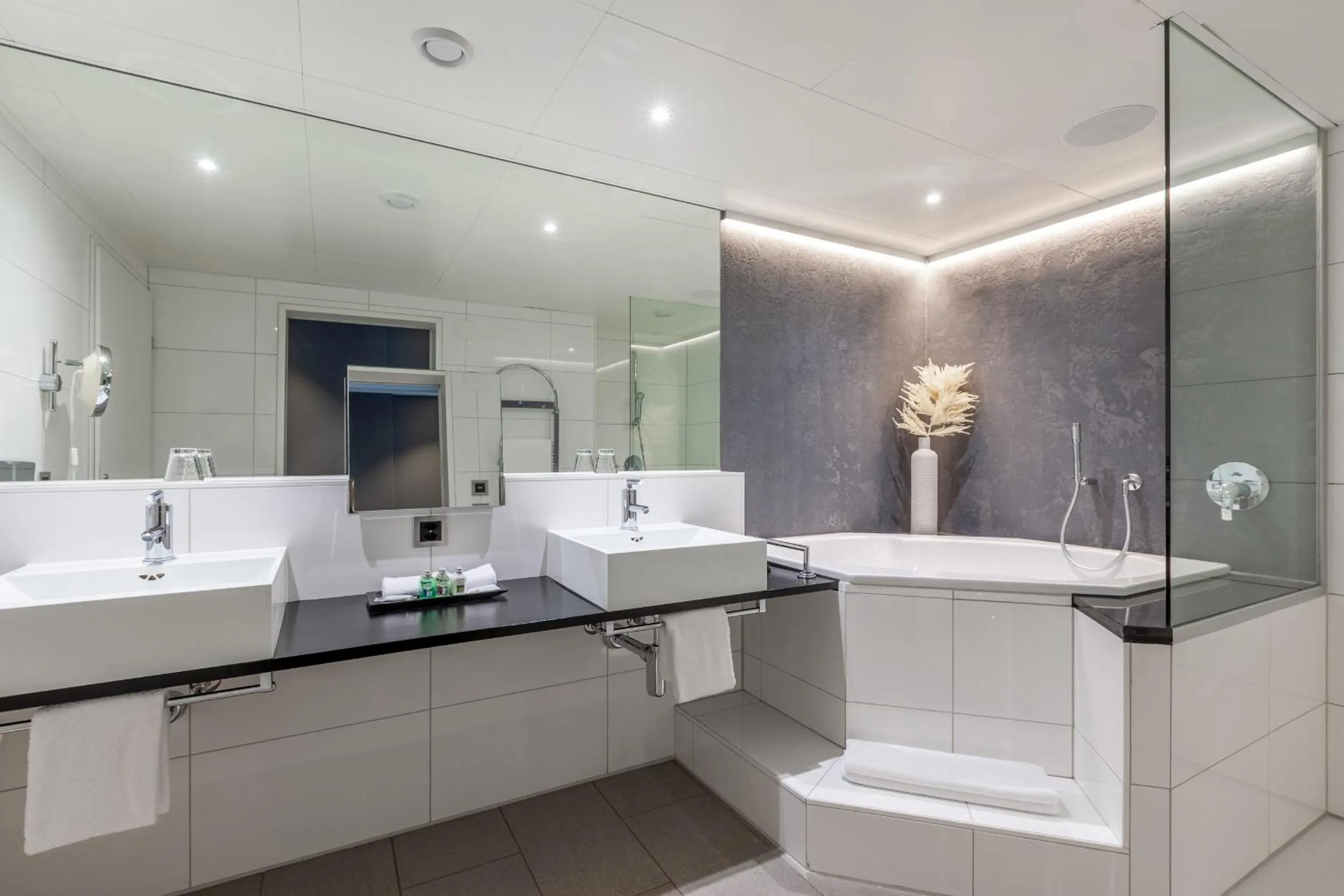 Bathroom in Panorama Resort & Spa