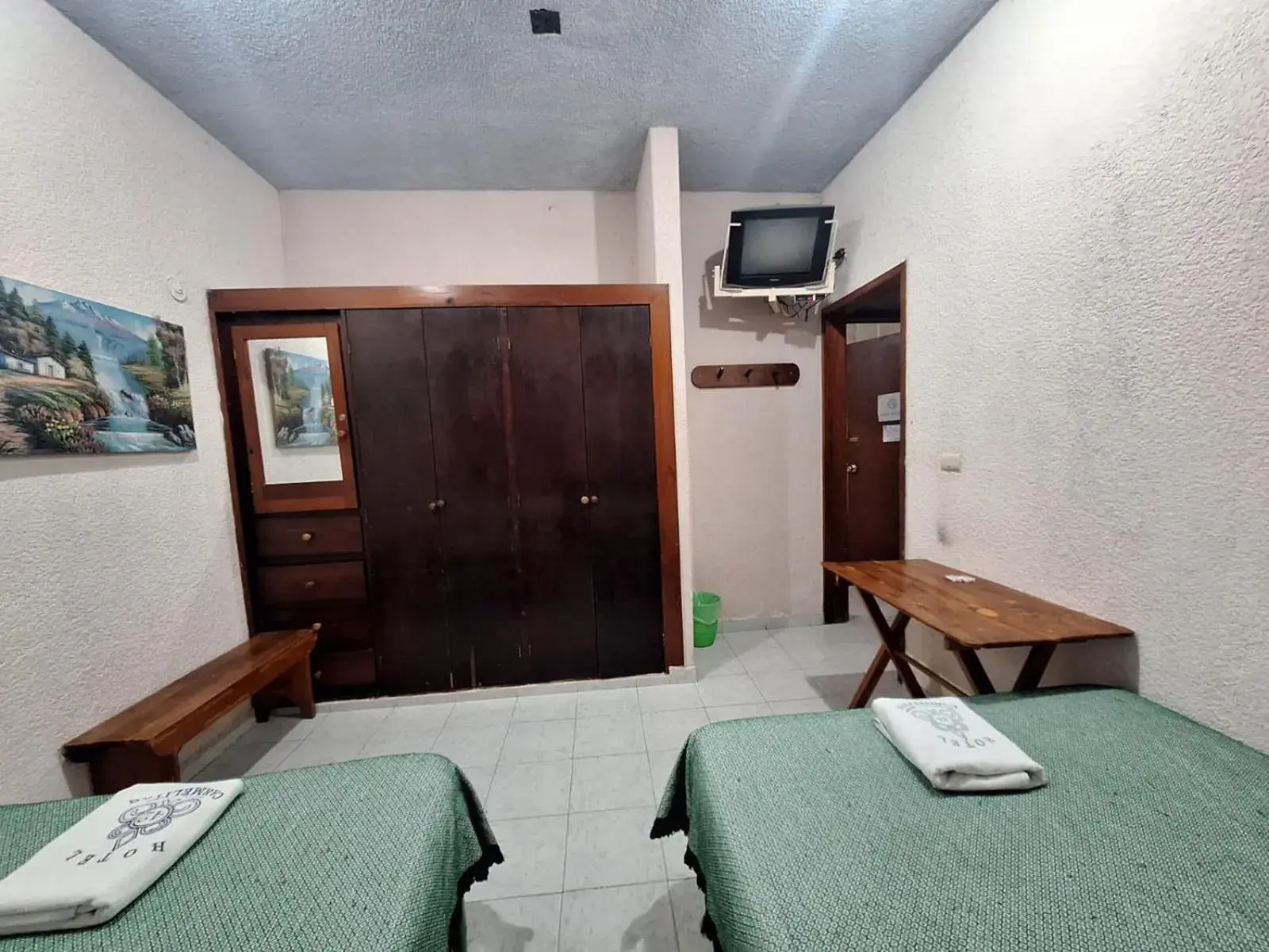 Twin Room in HOTEL CARMELITAS 42 Twin Room in HOTEL CARMELITAS 42