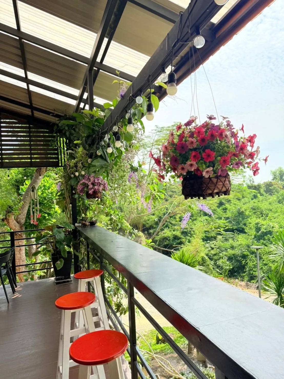 Dining area in Baan Suan Hill Resort