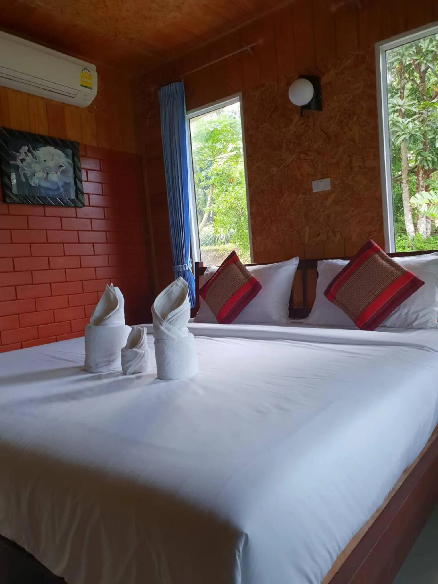 Bed in Baan Suan Hill Resort
