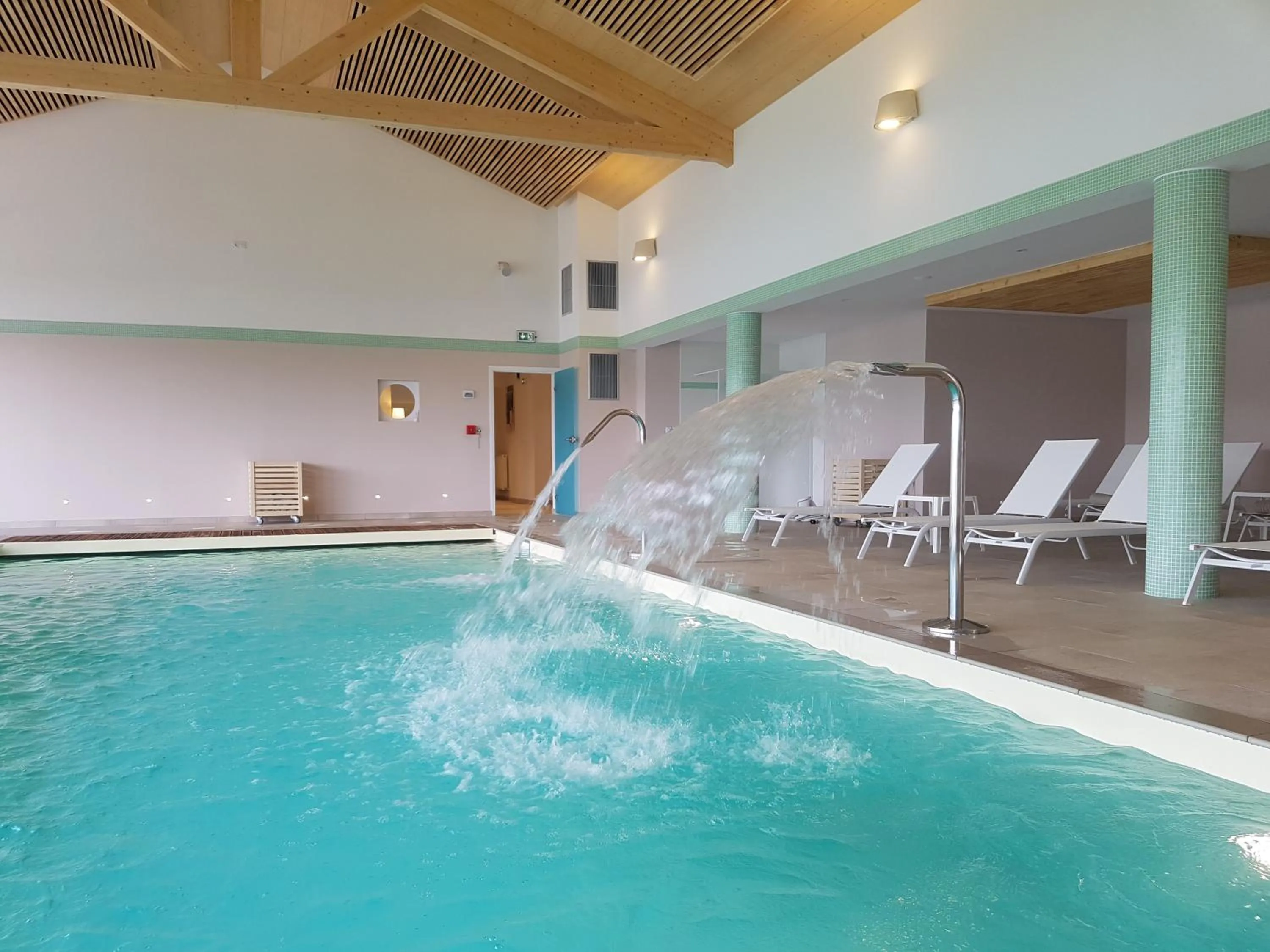 Swimming pool in Hotel Spa Les Rives Sauvages
