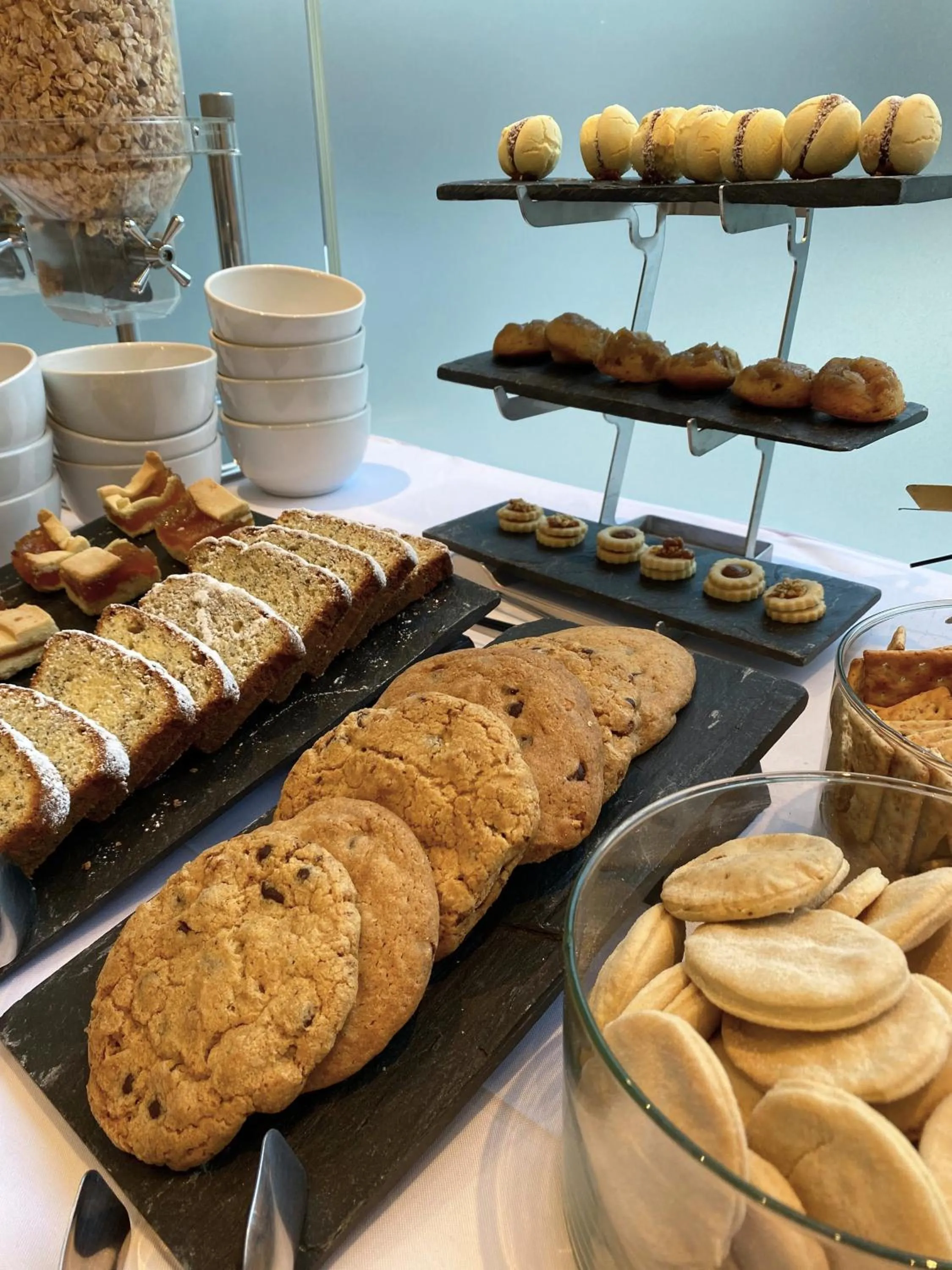 Buffet breakfast in Ilum Experience Home