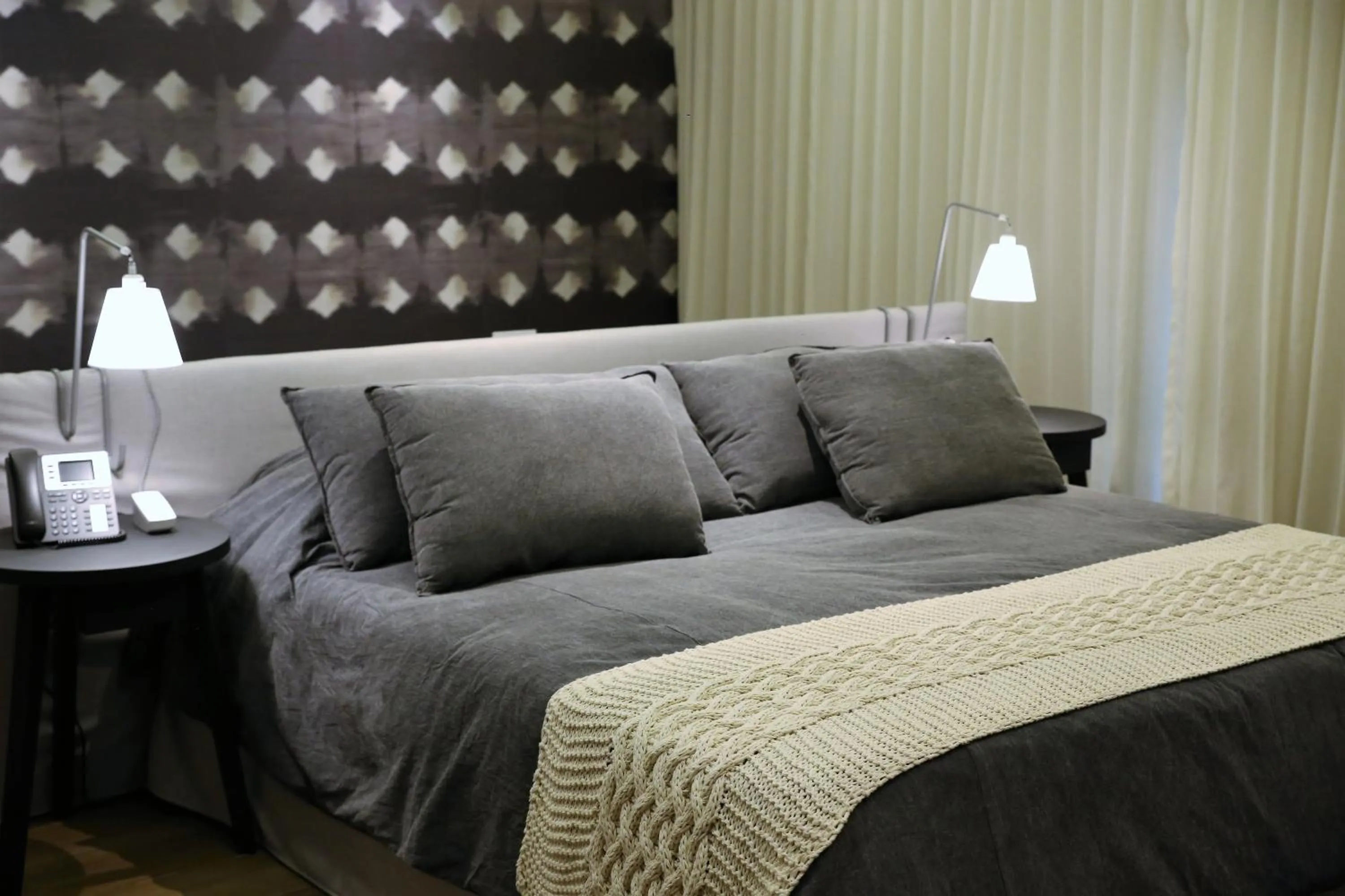 Bedroom, Bed in Ilum Experience Home